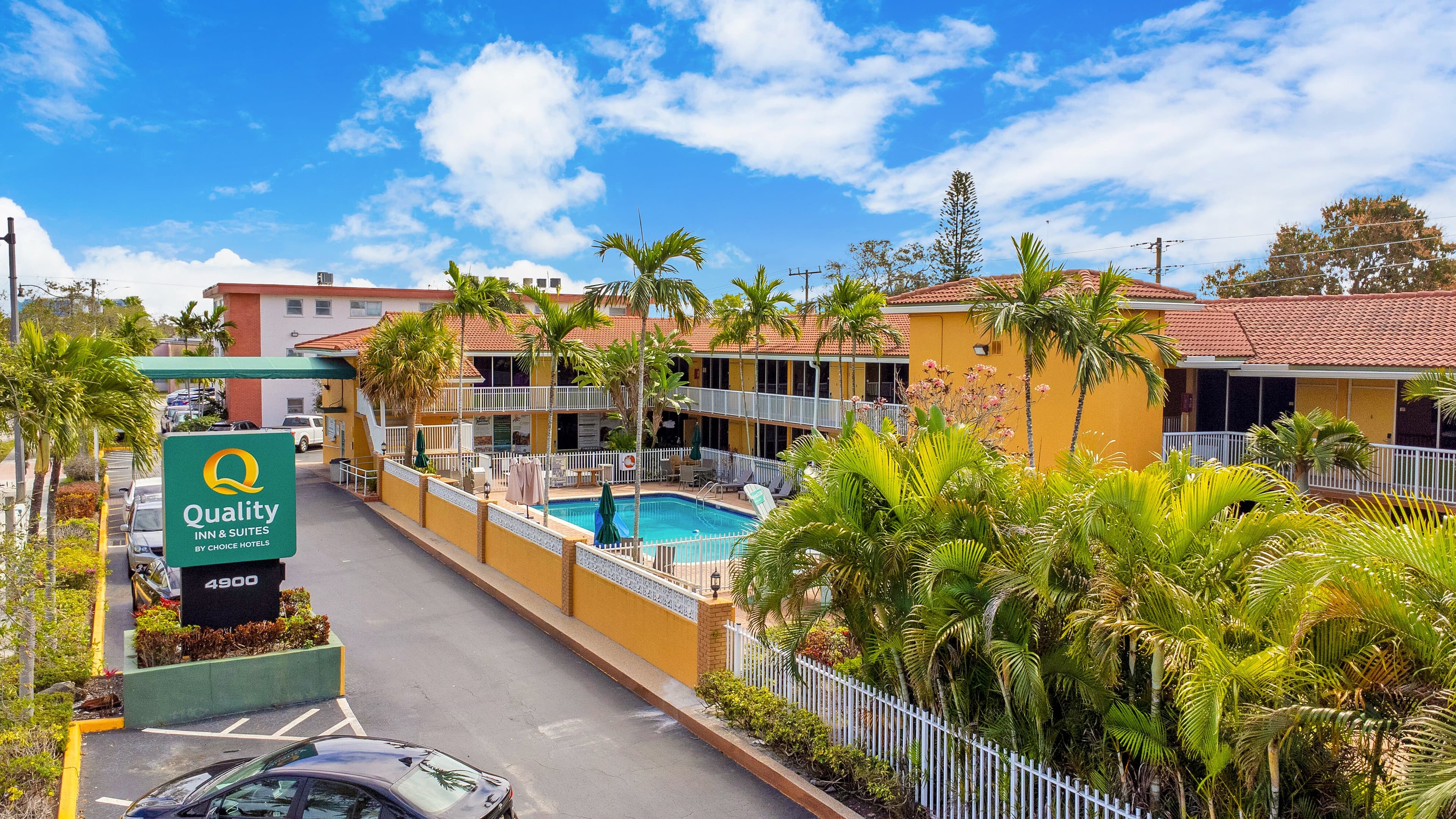 Quality Inn & Suites Airport/Cruise Port Hollywood - Image 1