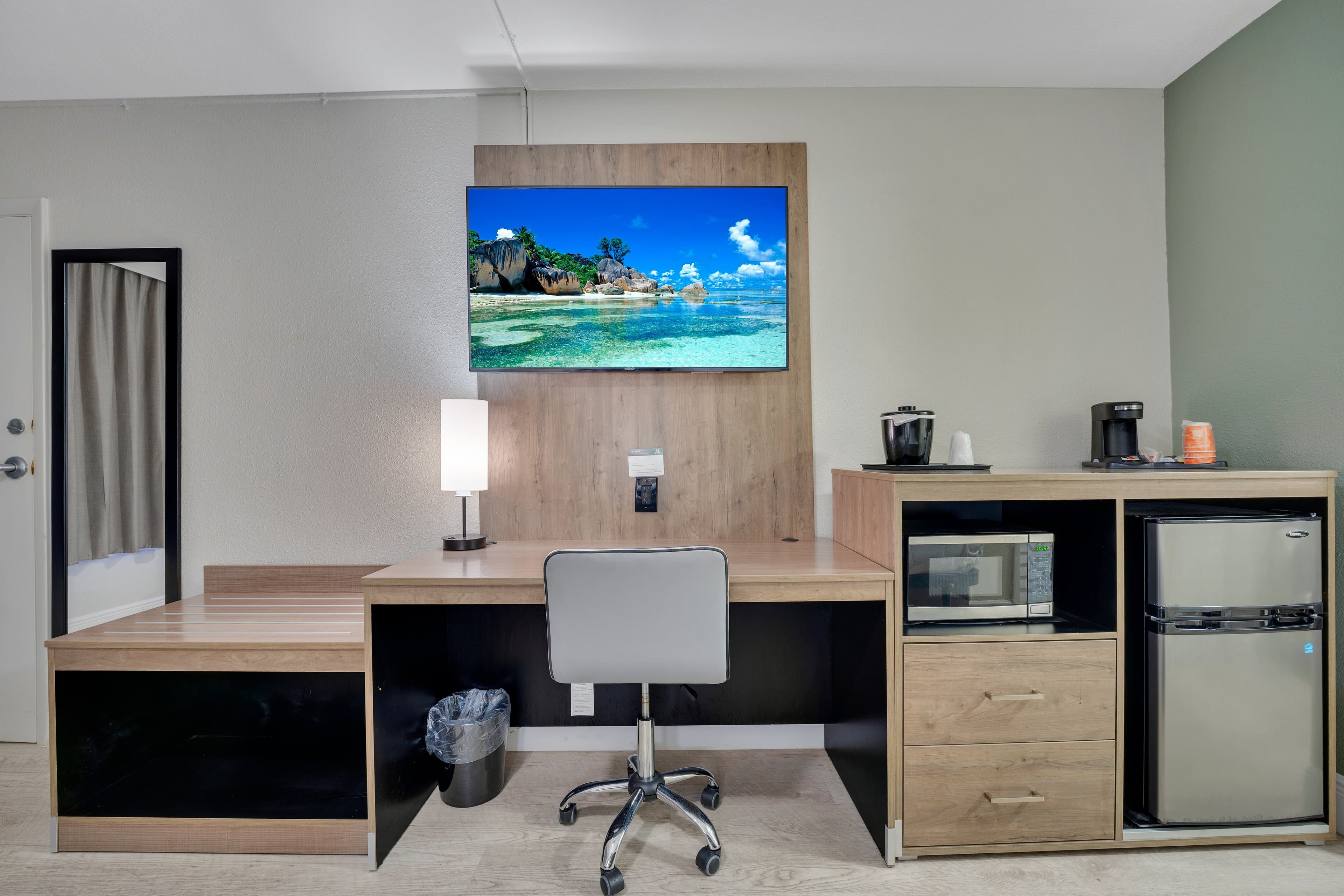 Quality Inn & Suites Airport/Cruise Port Hollywood — 14