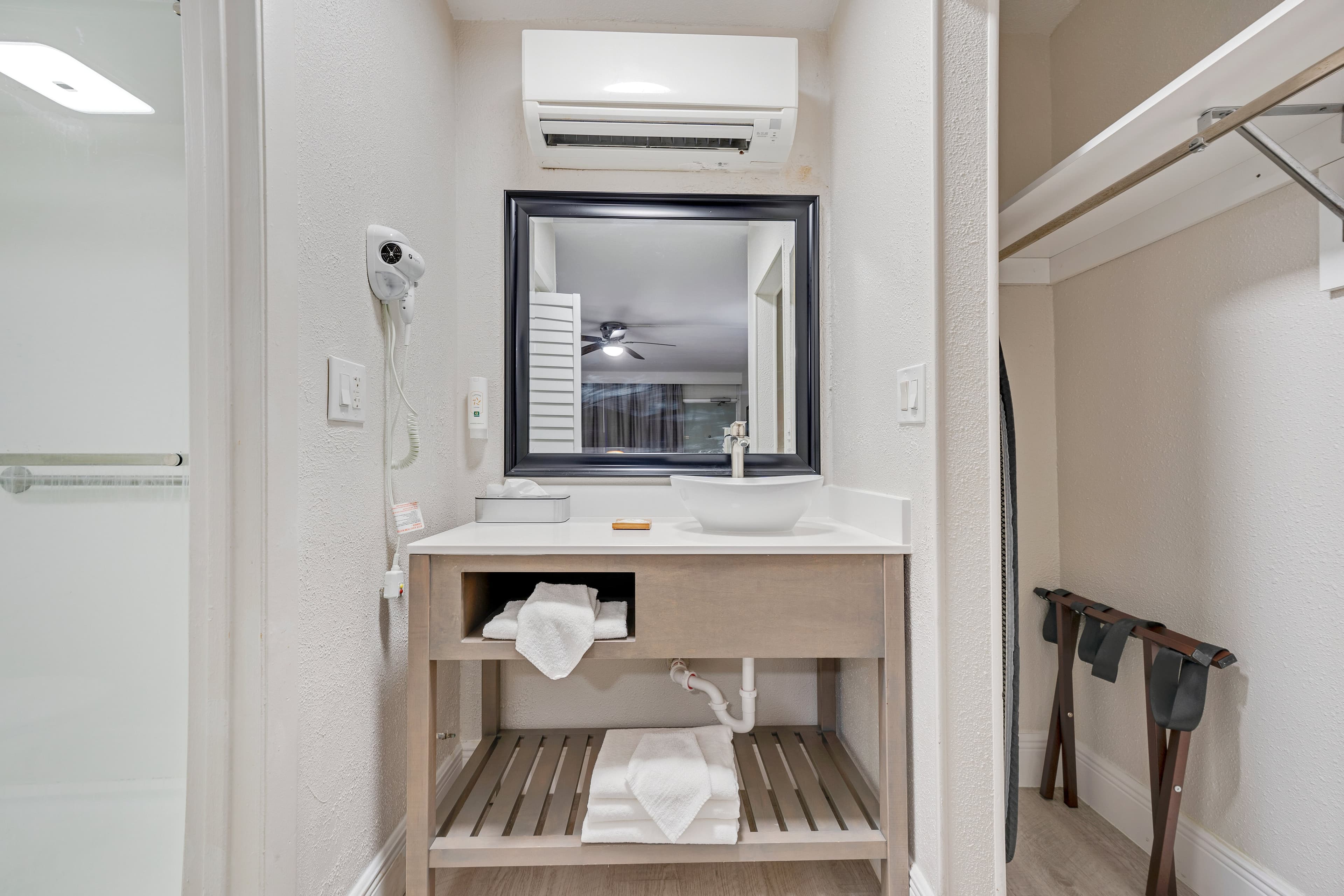 Quality Inn & Suites Airport/Cruise Port Hollywood — 15