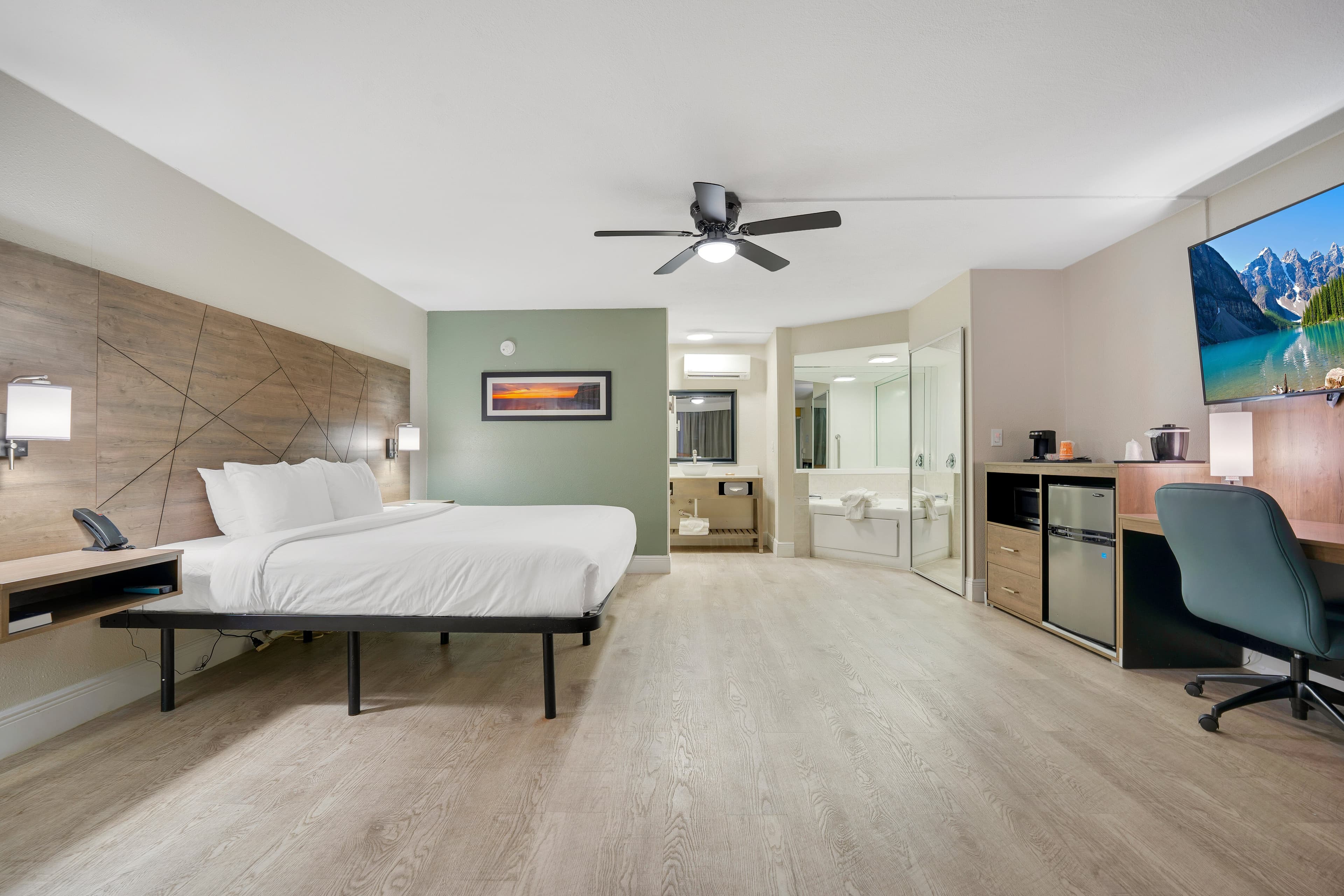 Quality Inn & Suites Airport/Cruise Port Hollywood — 26