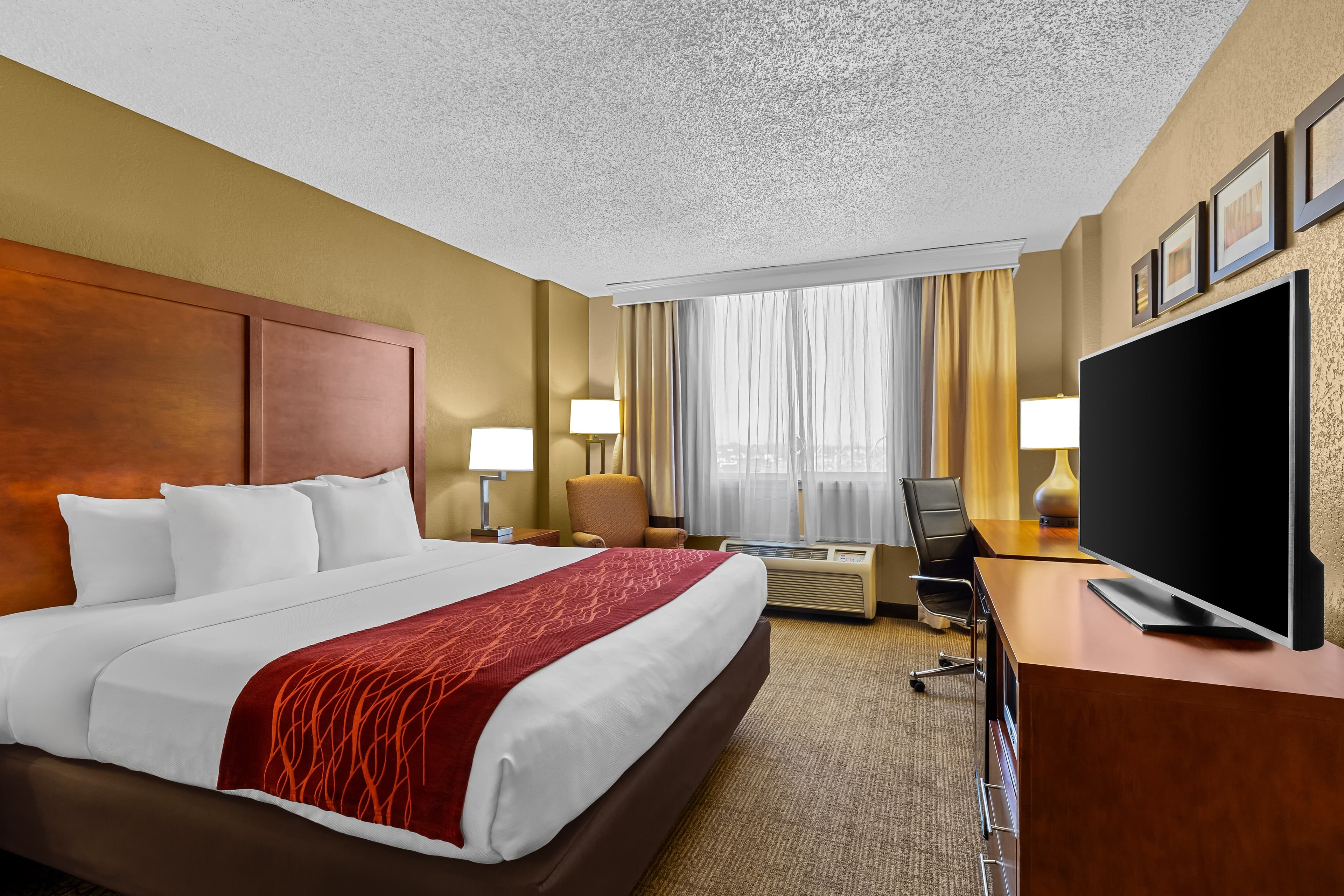 Comfort Inn & Suites Lakeland North I-4 - Image 2