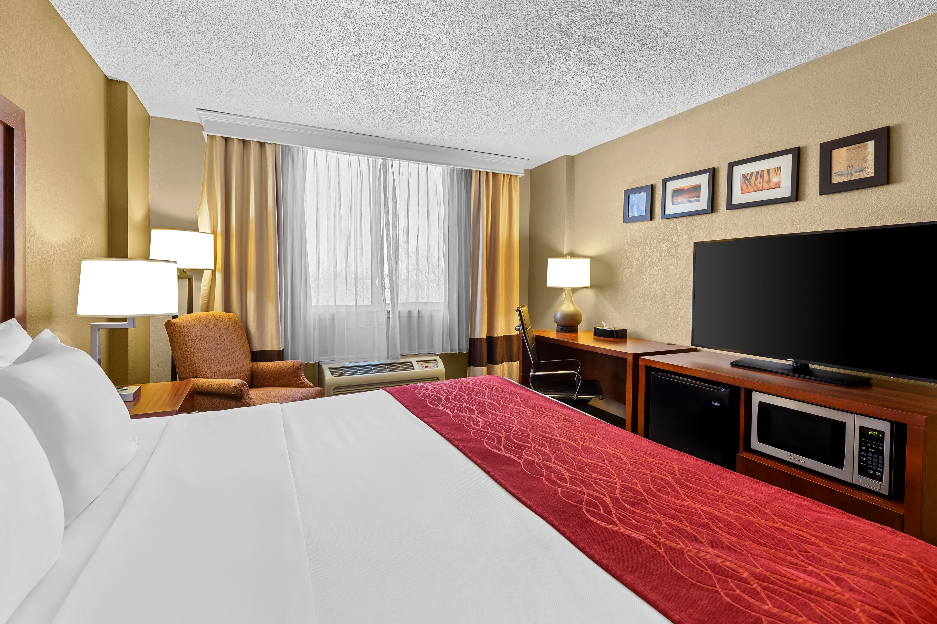 Comfort Inn & Suites Lakeland North I-4 - Image 3