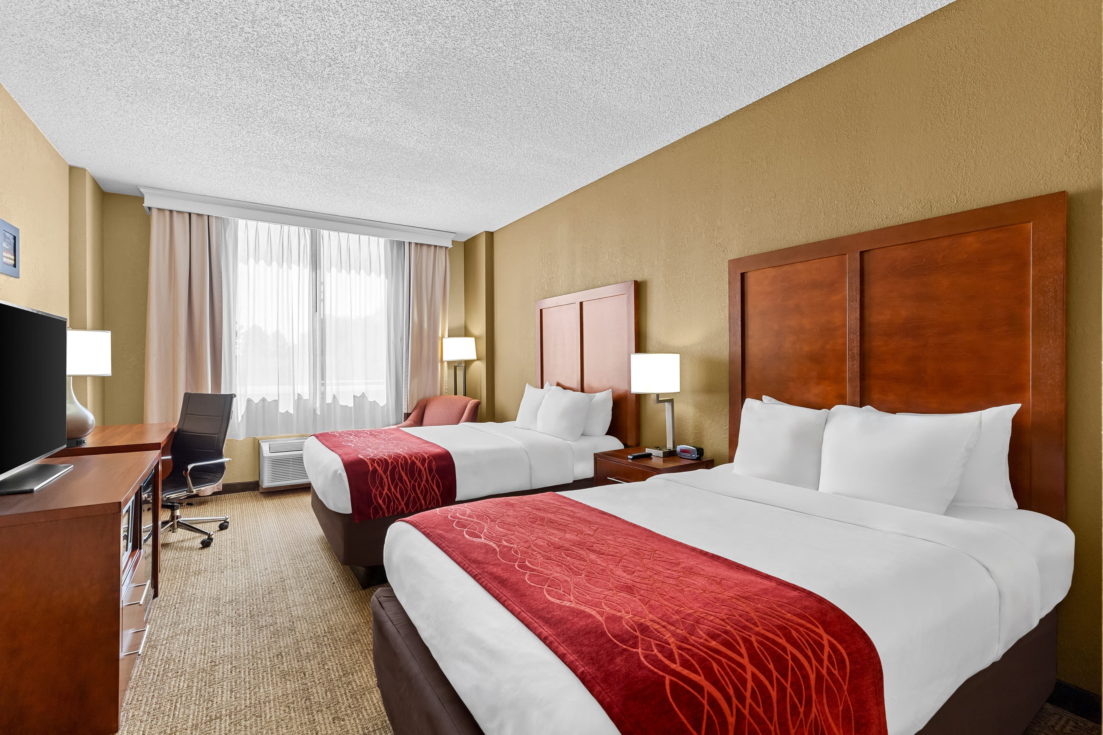Comfort Inn & Suites Lakeland North I-4 — 6
