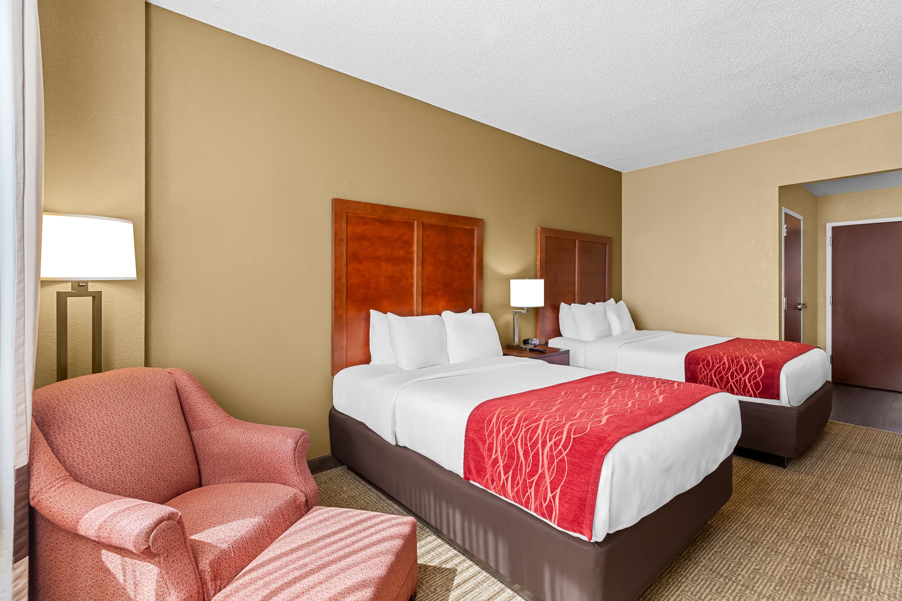 Comfort Inn & Suites Lakeland North I-4 — 7