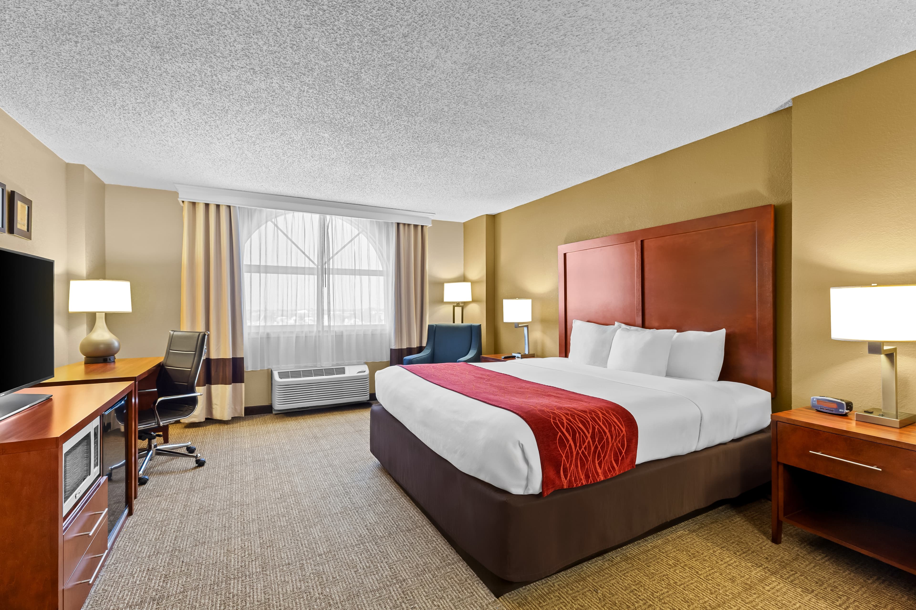 Comfort Inn & Suites Lakeland North I-4 — 10