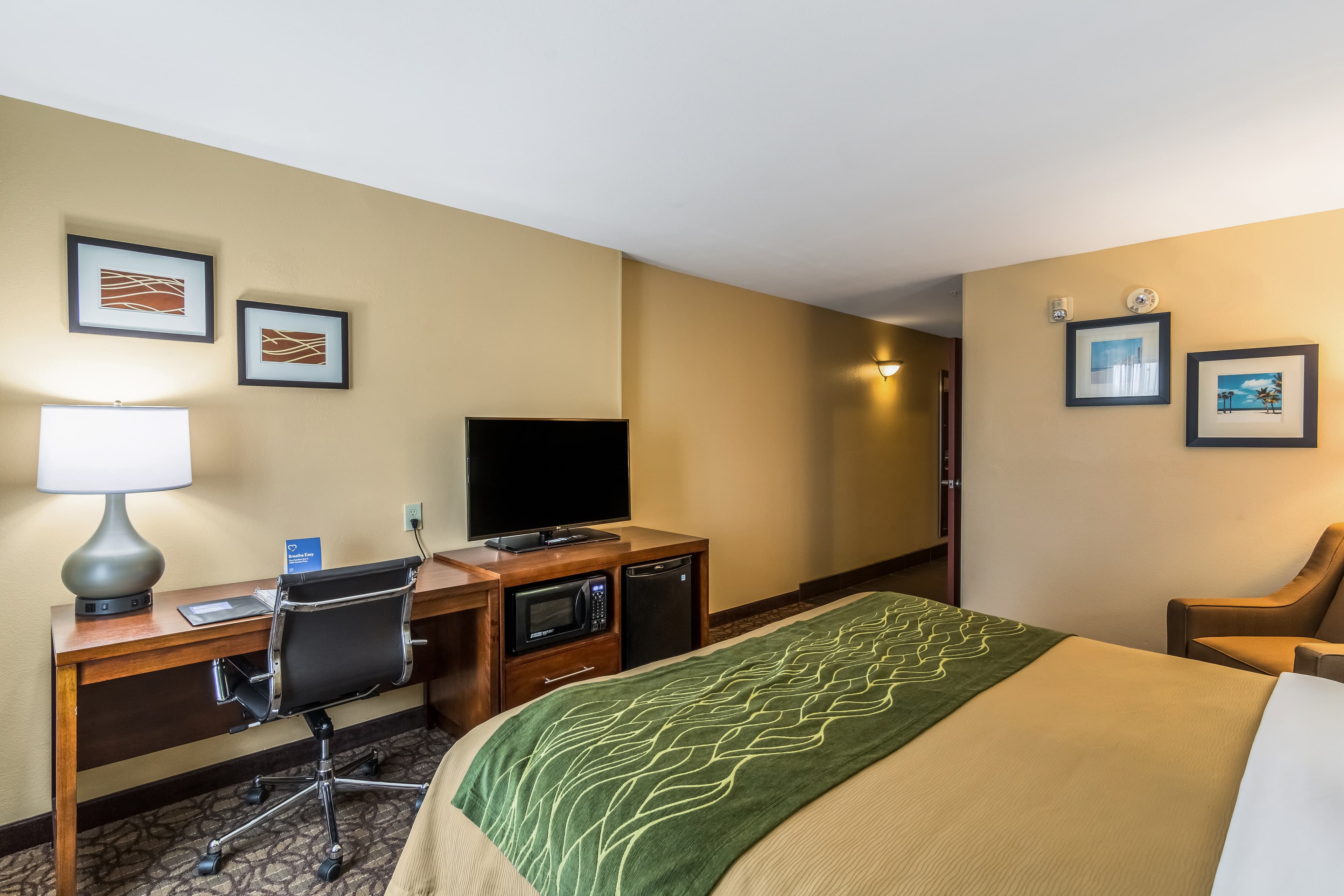 Comfort Inn & Suites Panama City North - Image 3