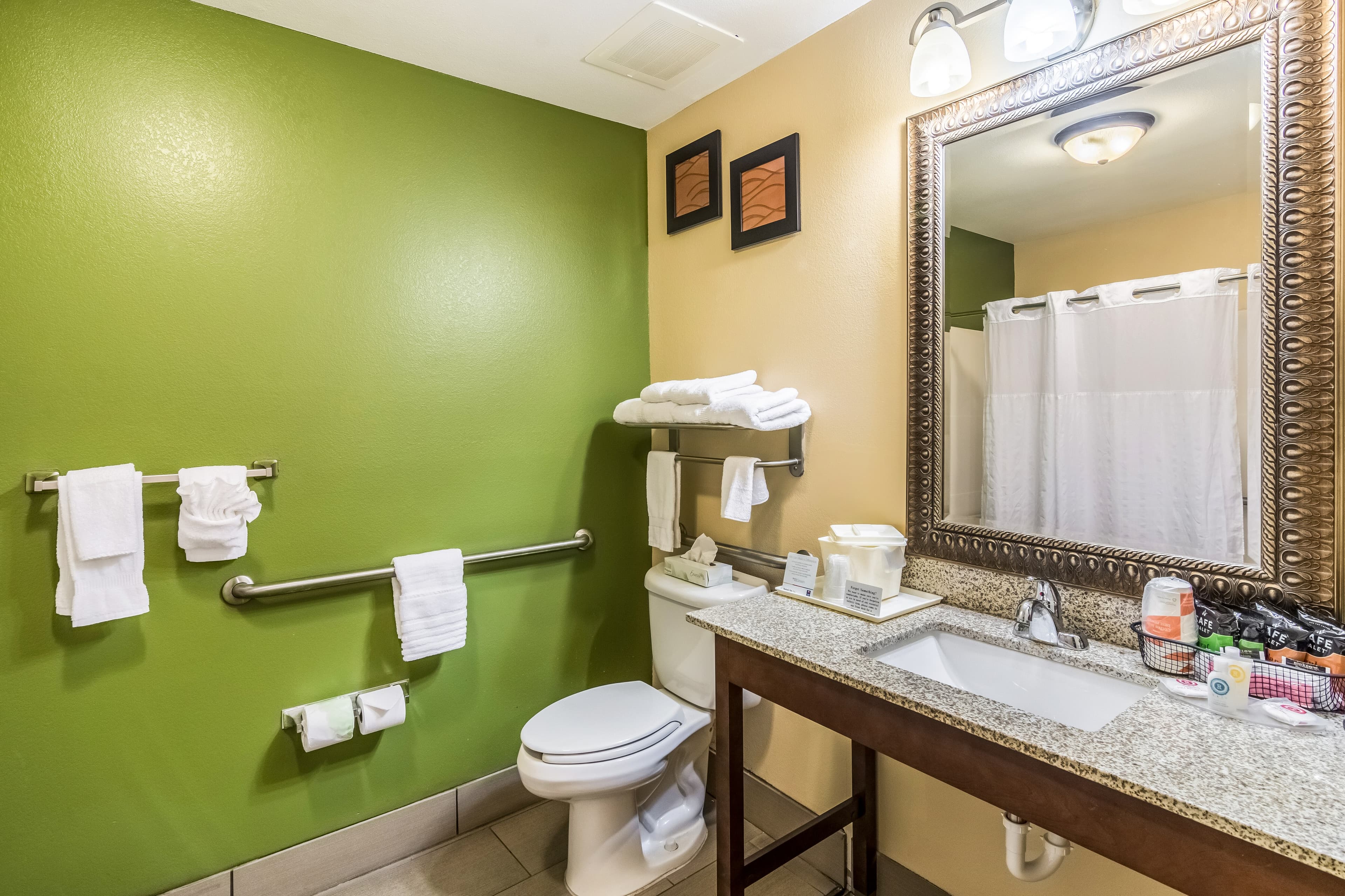 Comfort Inn & Suites Panama City North - Image 4
