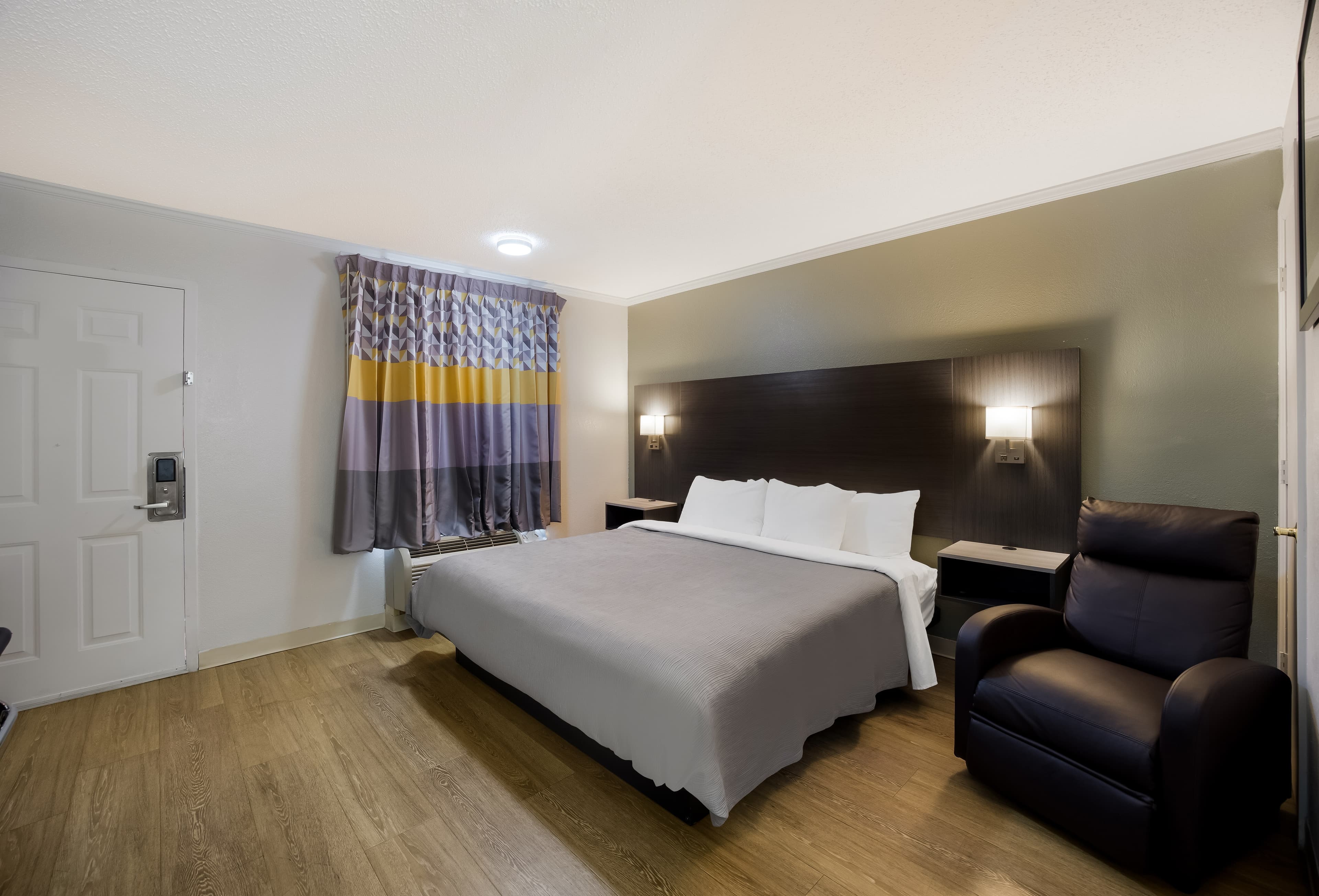 Quality Inn Tallahassee near University — 7