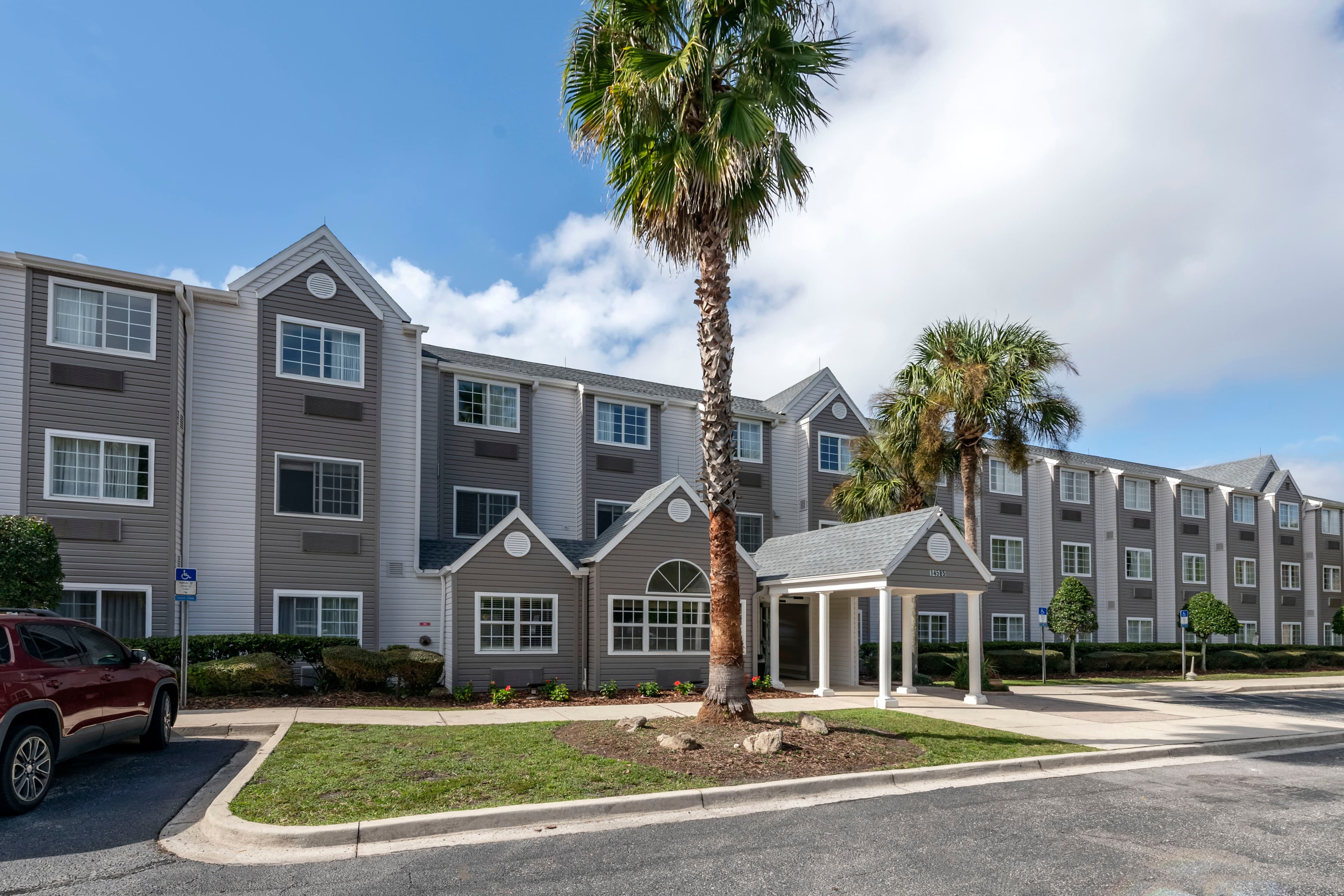 Sleep Inn Jacksonville Airport - Image 1