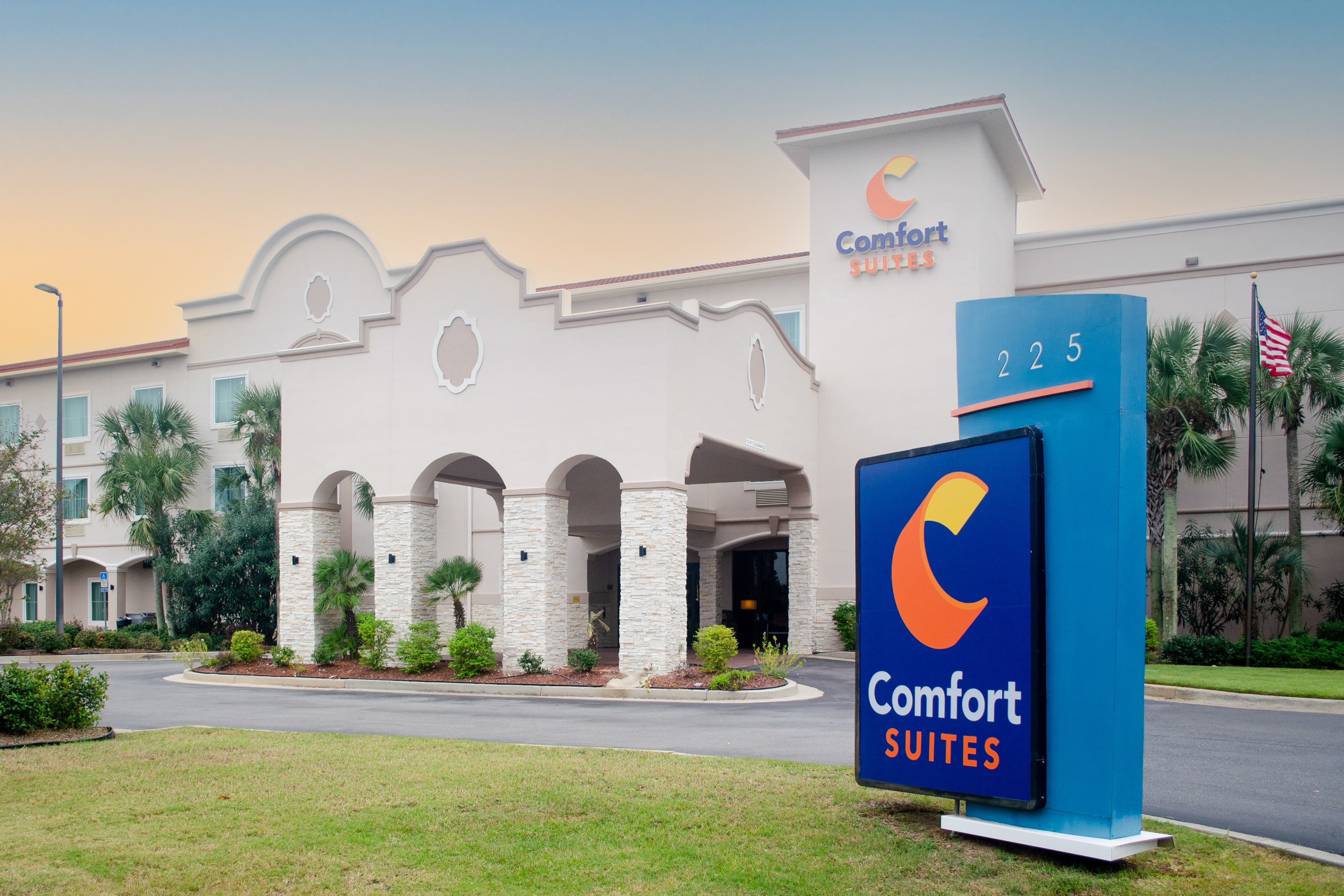 Comfort Suites - Image 1