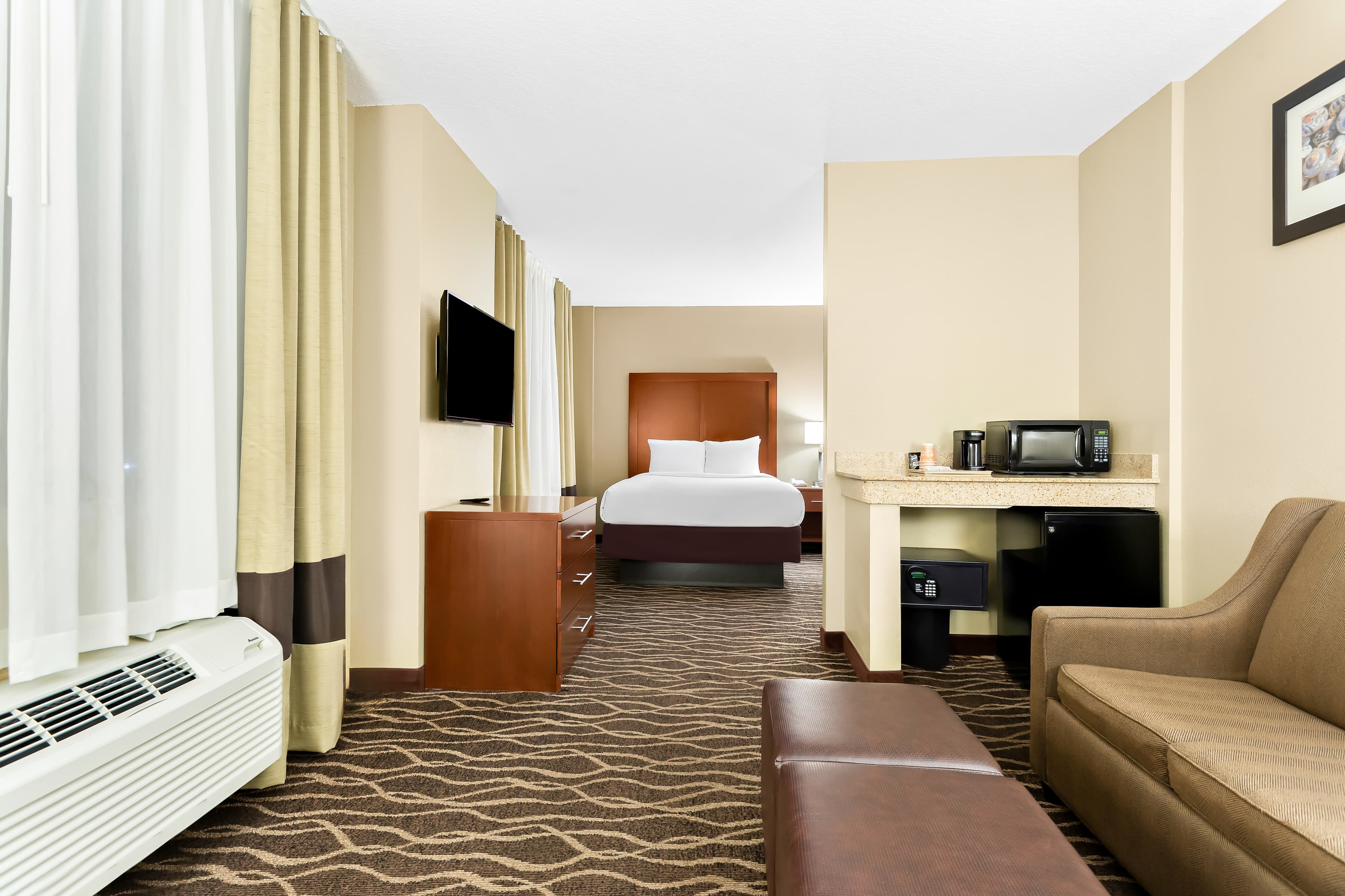 Comfort Suites Tampa Airport North — 13