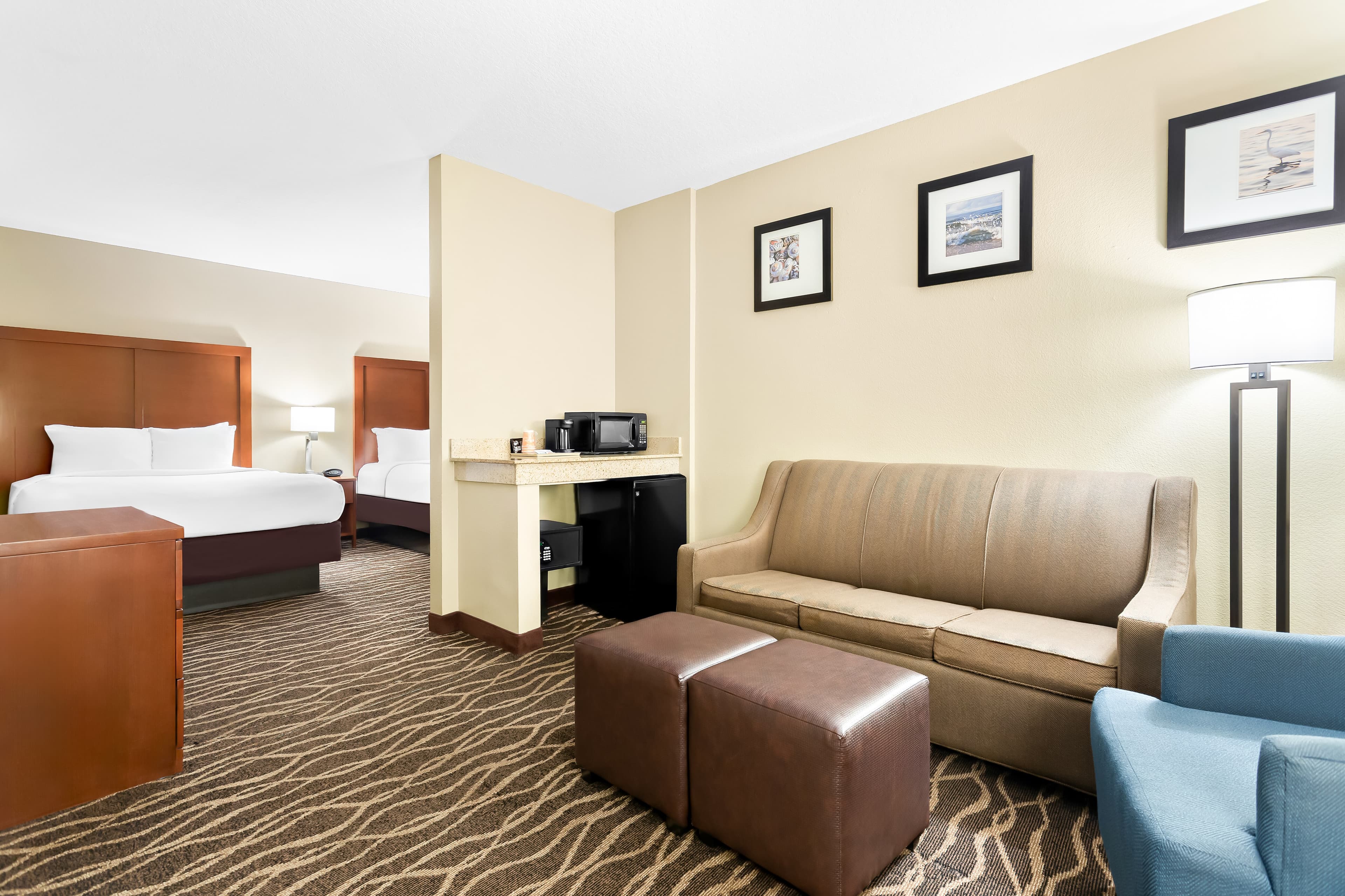 Comfort Suites Tampa Airport North — 14