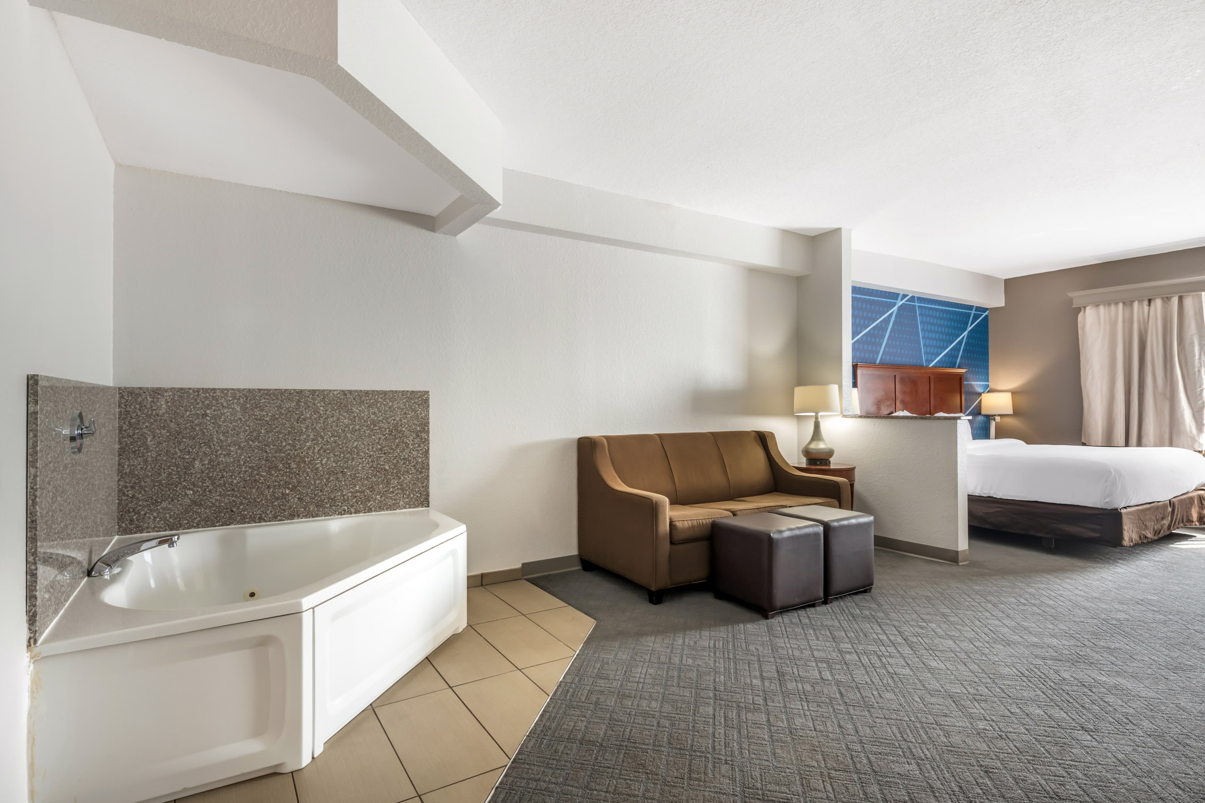 Comfort Suites Ocala North - Image 2