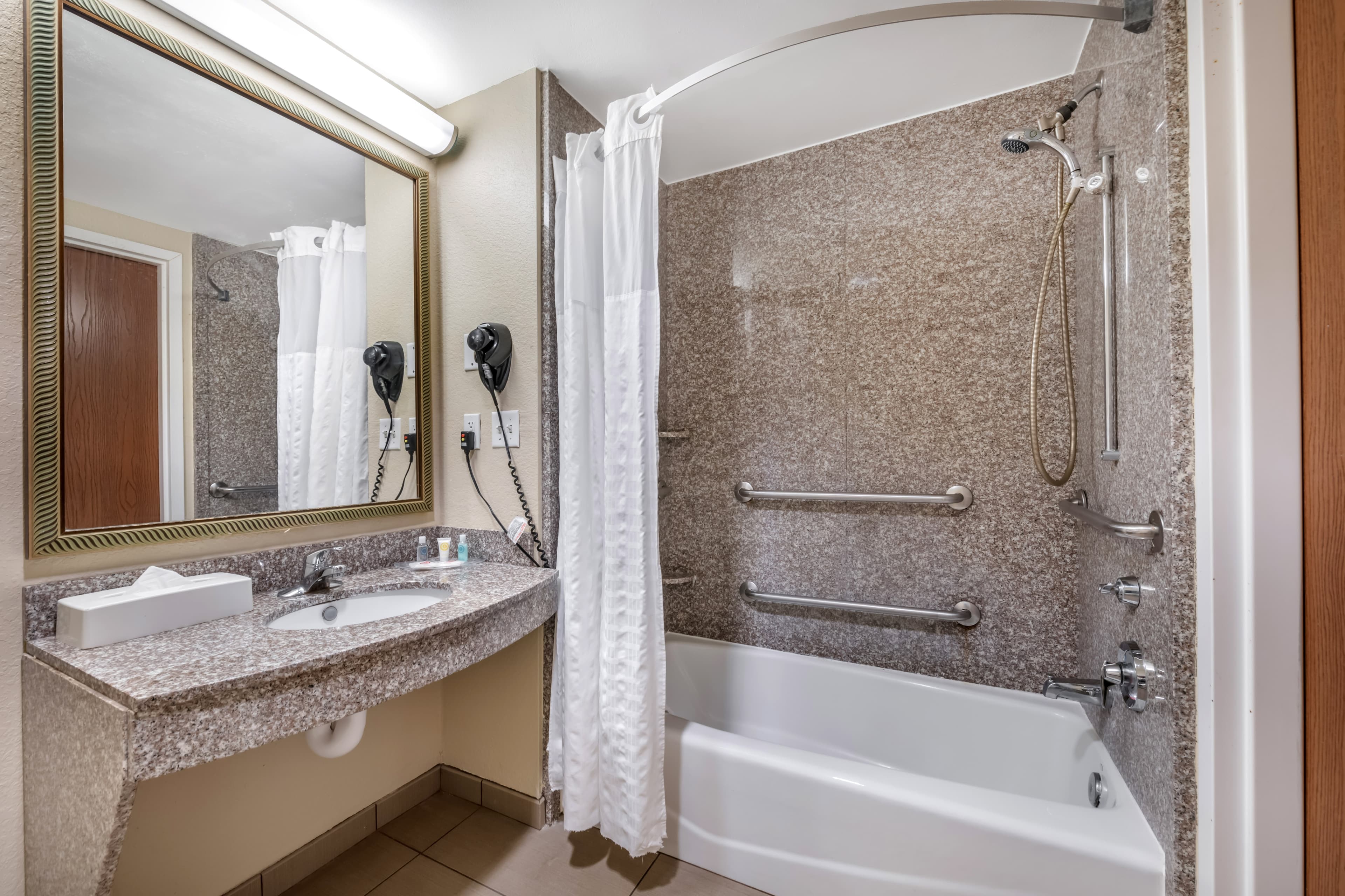 Comfort Suites Ocala North — 17