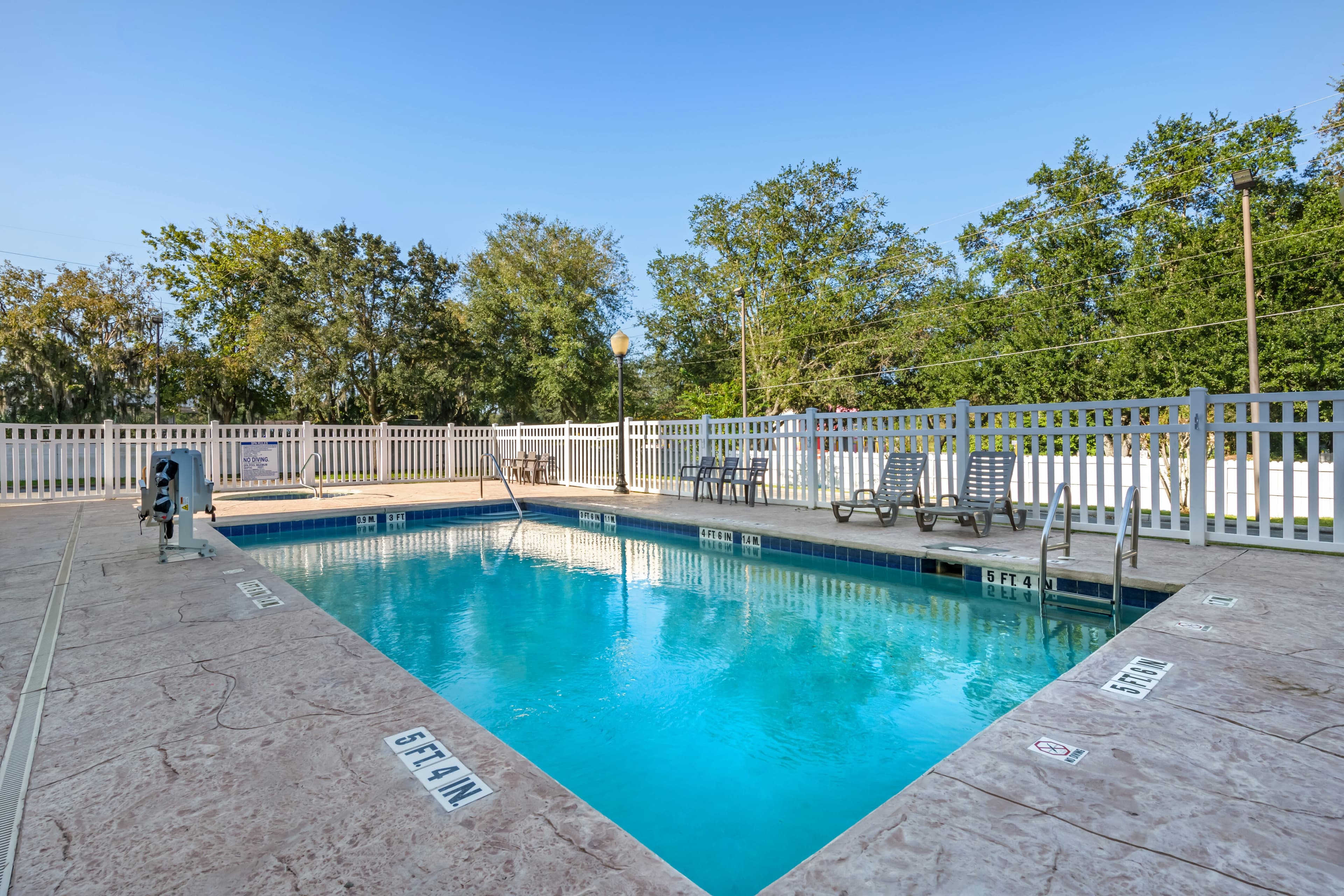 Comfort Suites Ocala North - Image 1