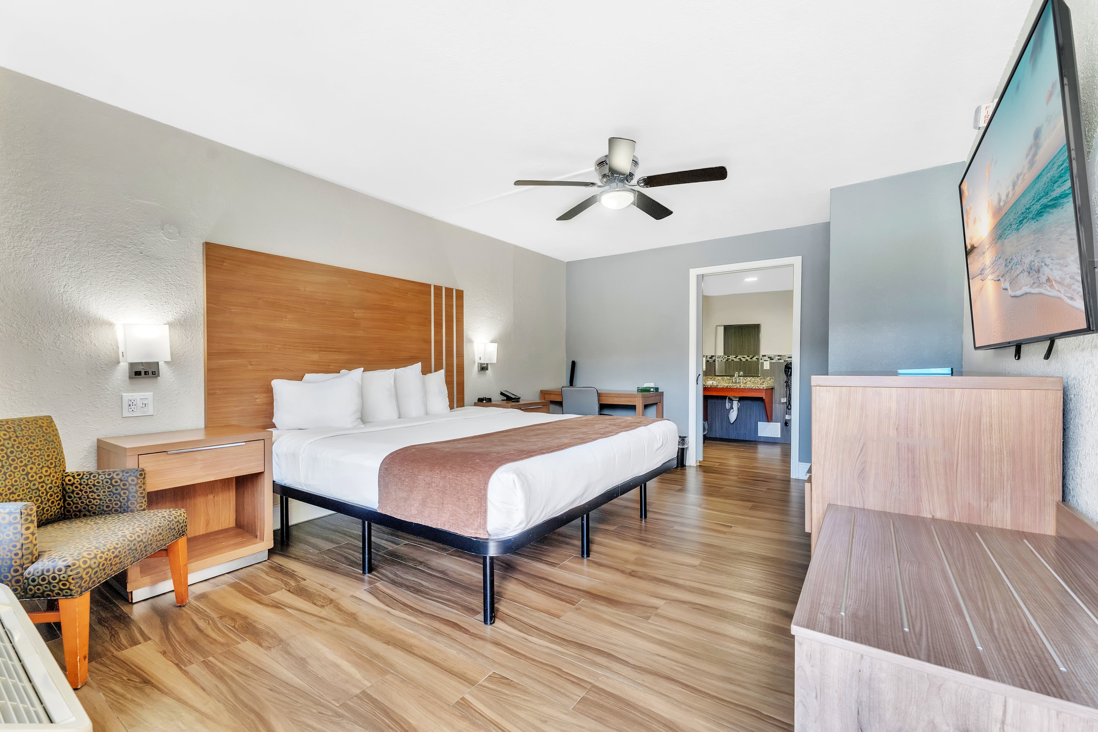 Rodeway Inn & Suites Fort Lauderdale Airport & Cruise Port - Image 3