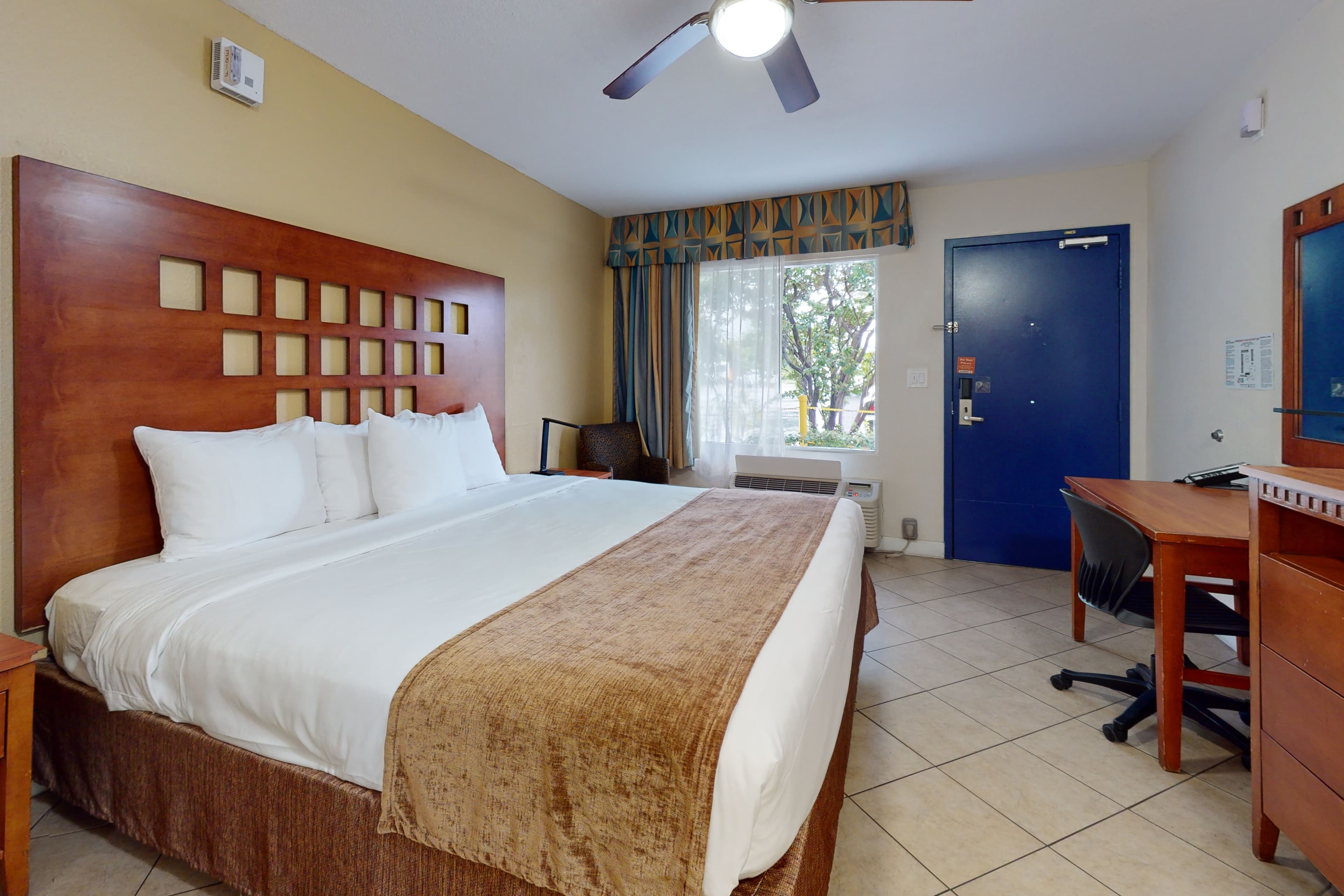 Rodeway Inn & Suites Fort Lauderdale Airport & Cruise Port - Image 4