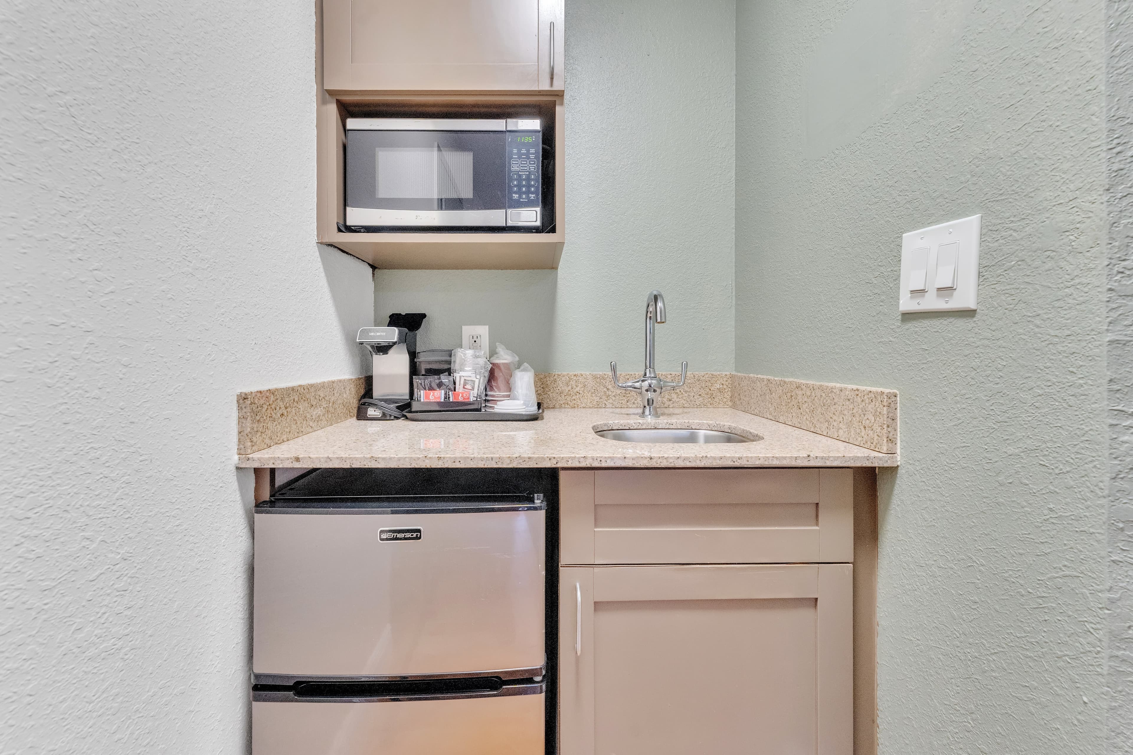 Rodeway Inn & Suites Fort Lauderdale Airport & Cruise Port — 19