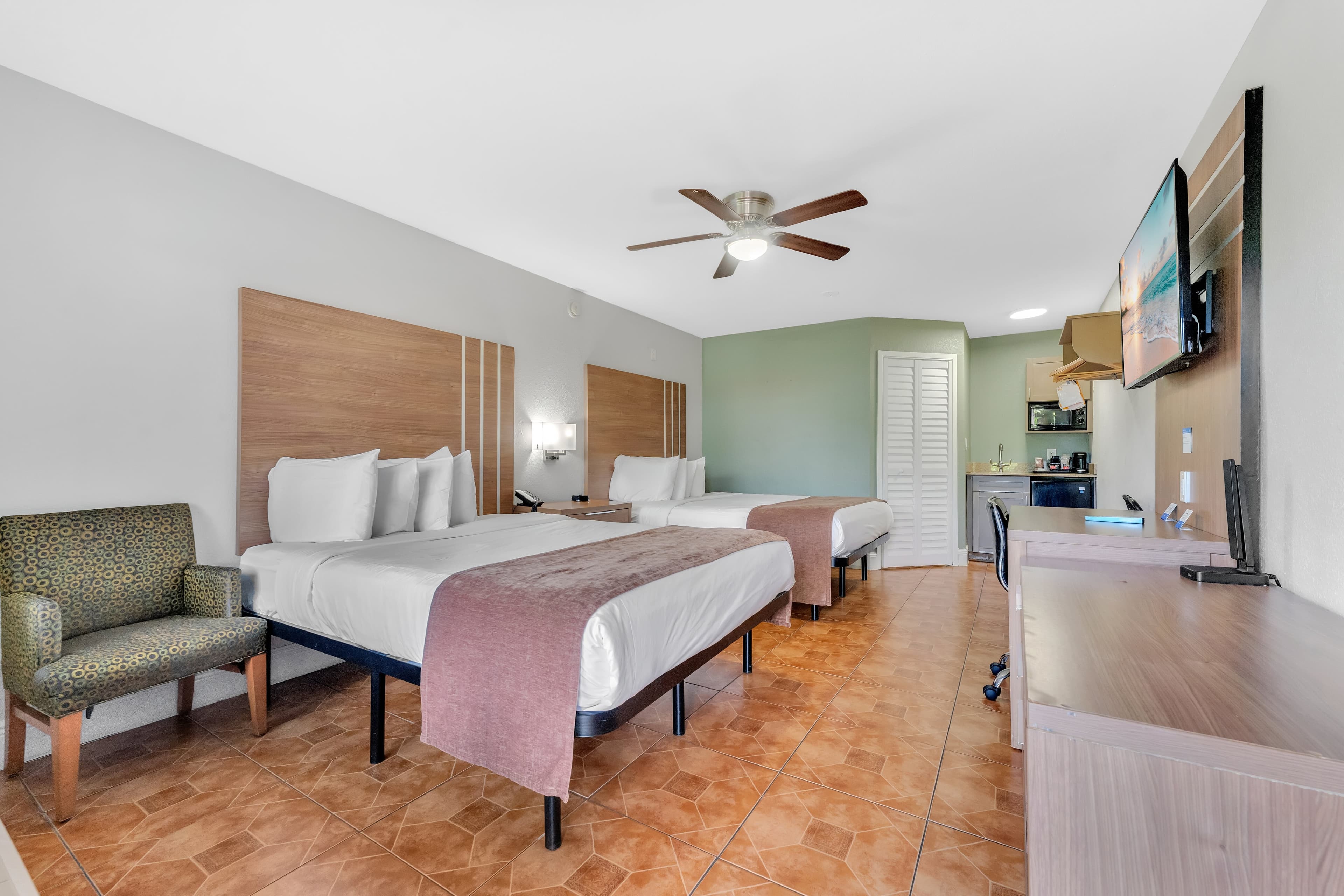 Rodeway Inn & Suites Fort Lauderdale Airport & Cruise Port — 24