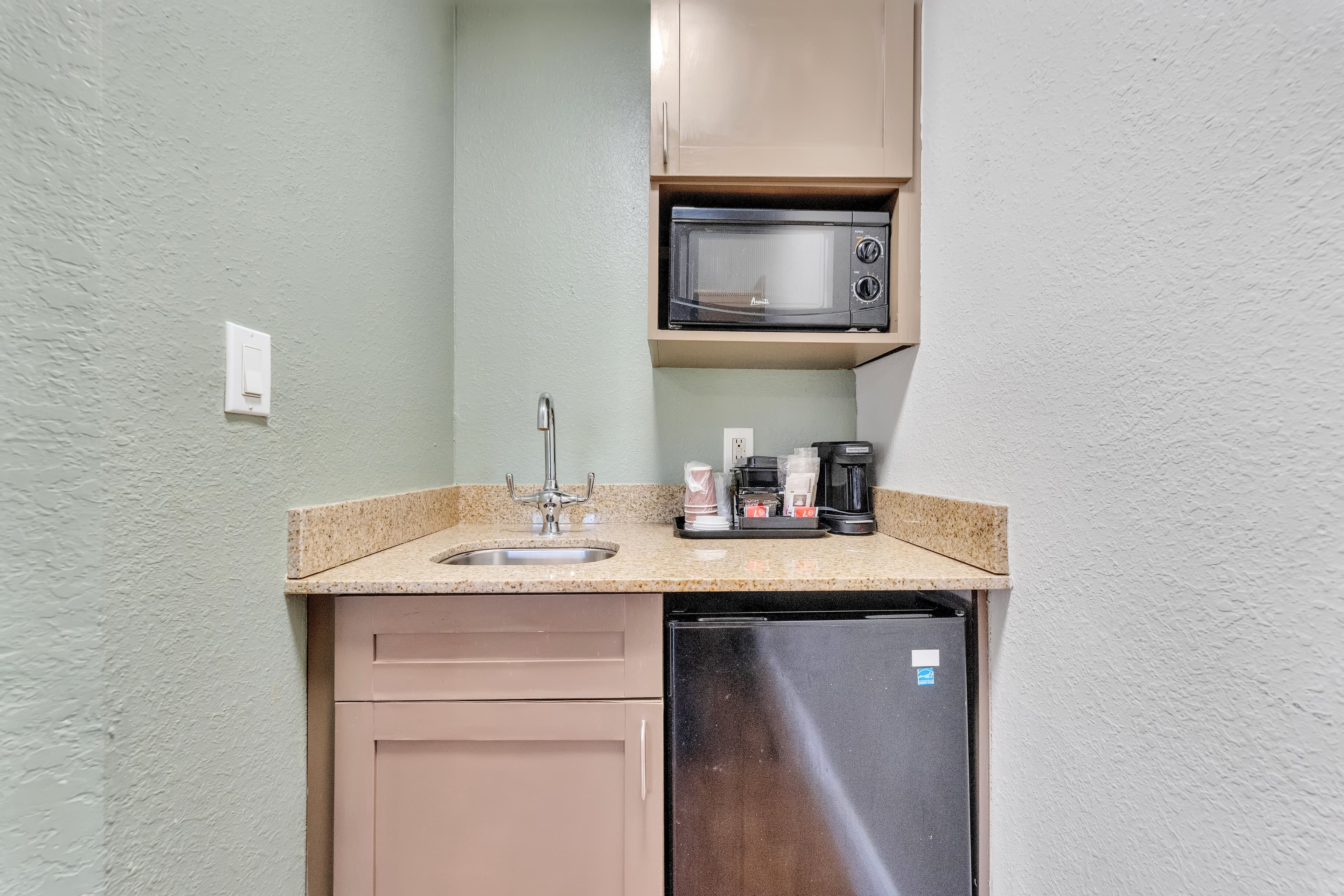 Rodeway Inn & Suites Fort Lauderdale Airport & Cruise Port — 26