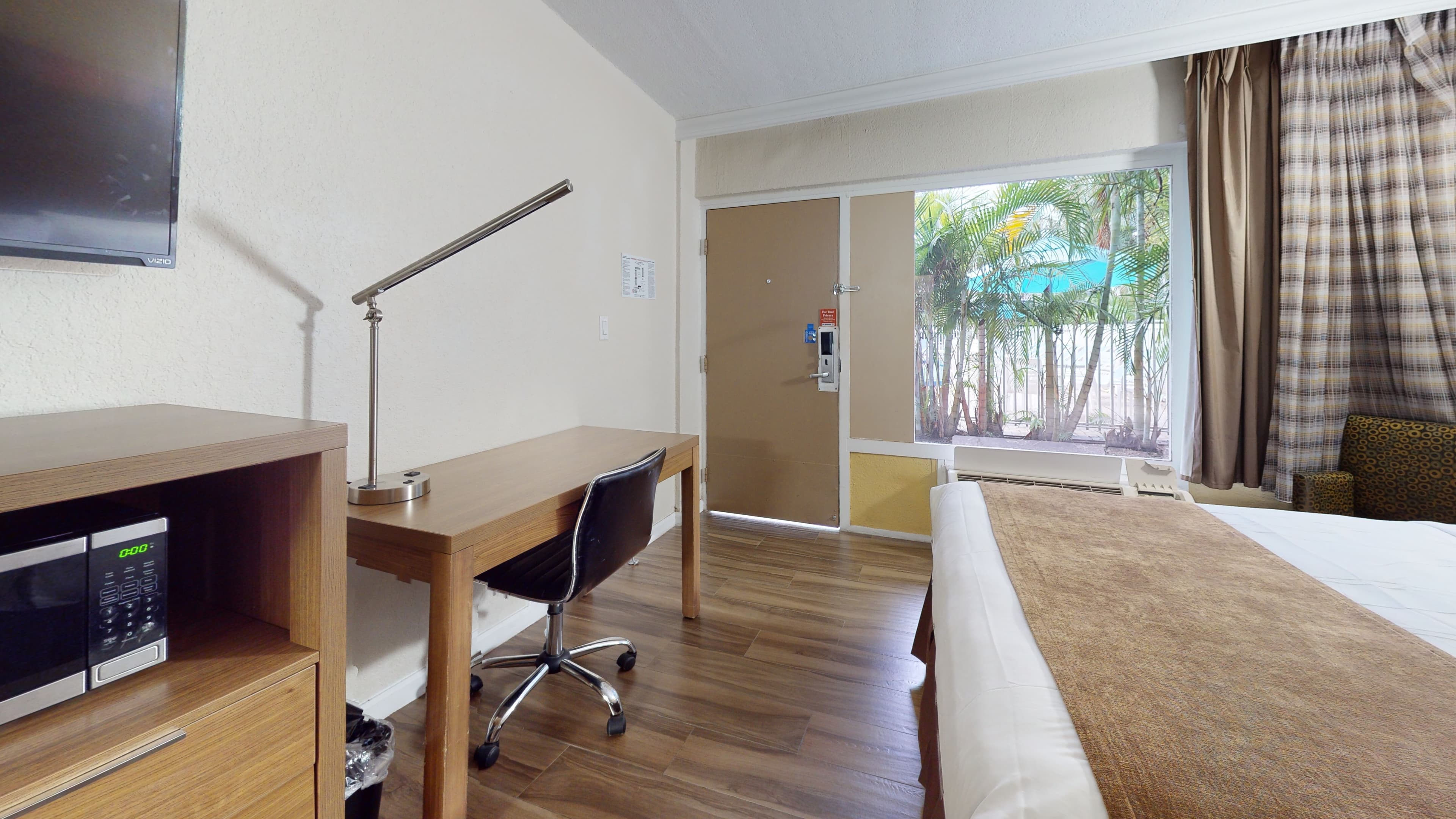 Rodeway Inn & Suites Fort Lauderdale Airport & Cruise Port — 31