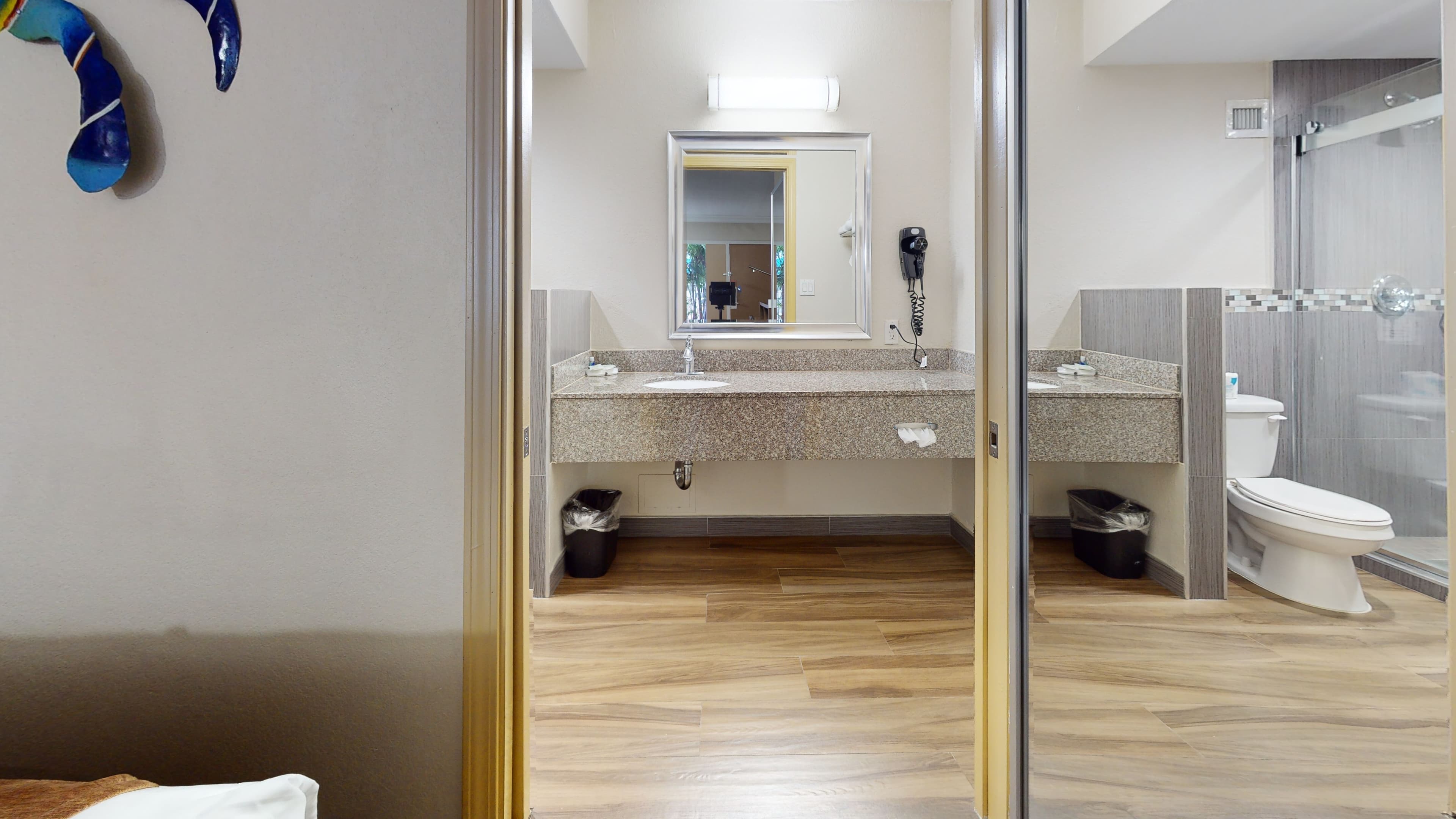 Rodeway Inn & Suites Fort Lauderdale Airport & Cruise Port — 32