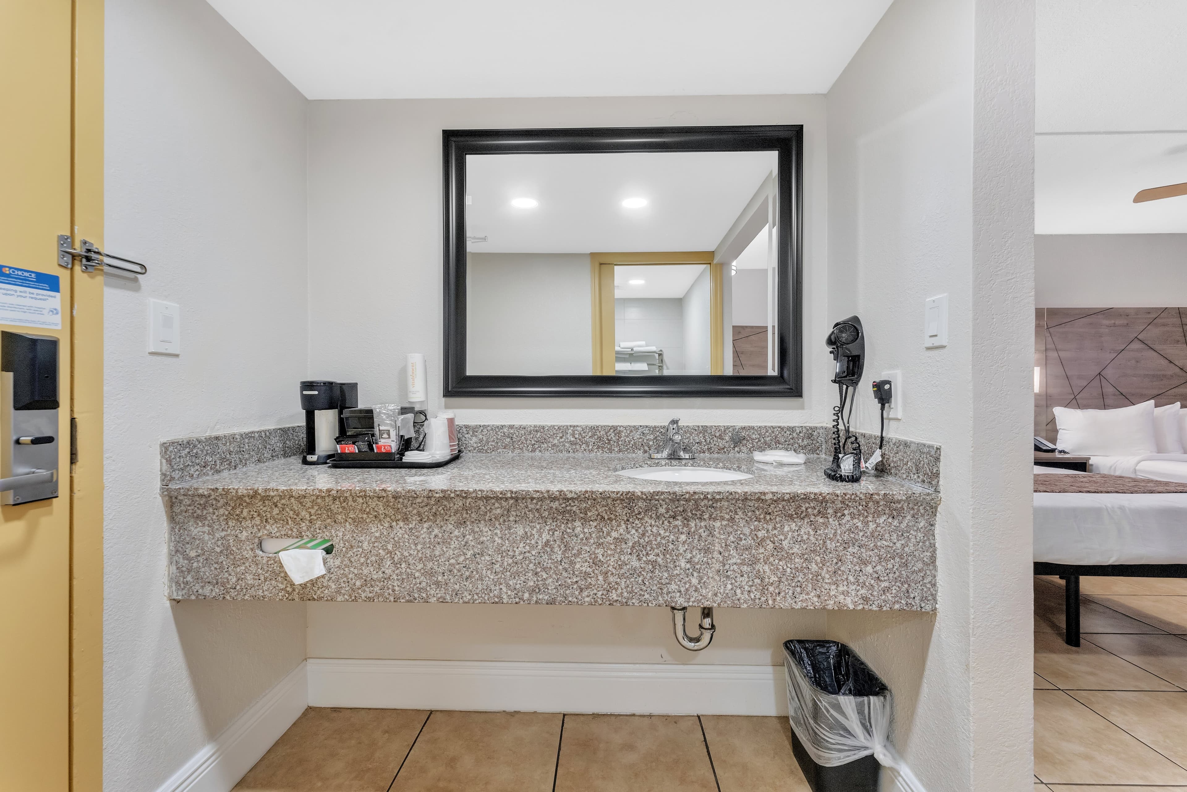 Rodeway Inn & Suites Fort Lauderdale Airport & Cruise Port — 23