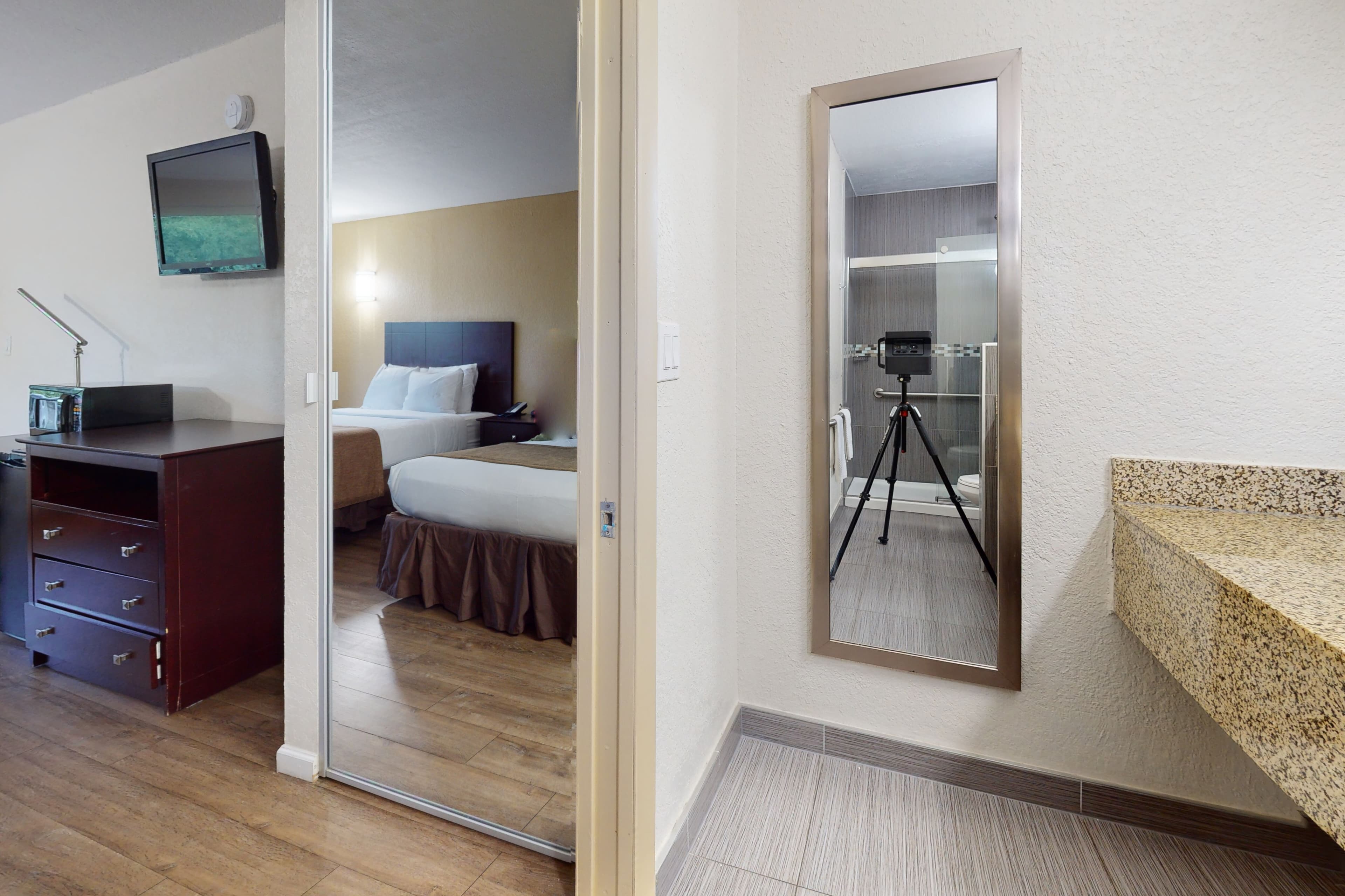 Rodeway Inn & Suites Fort Lauderdale Airport & Cruise Port — 39