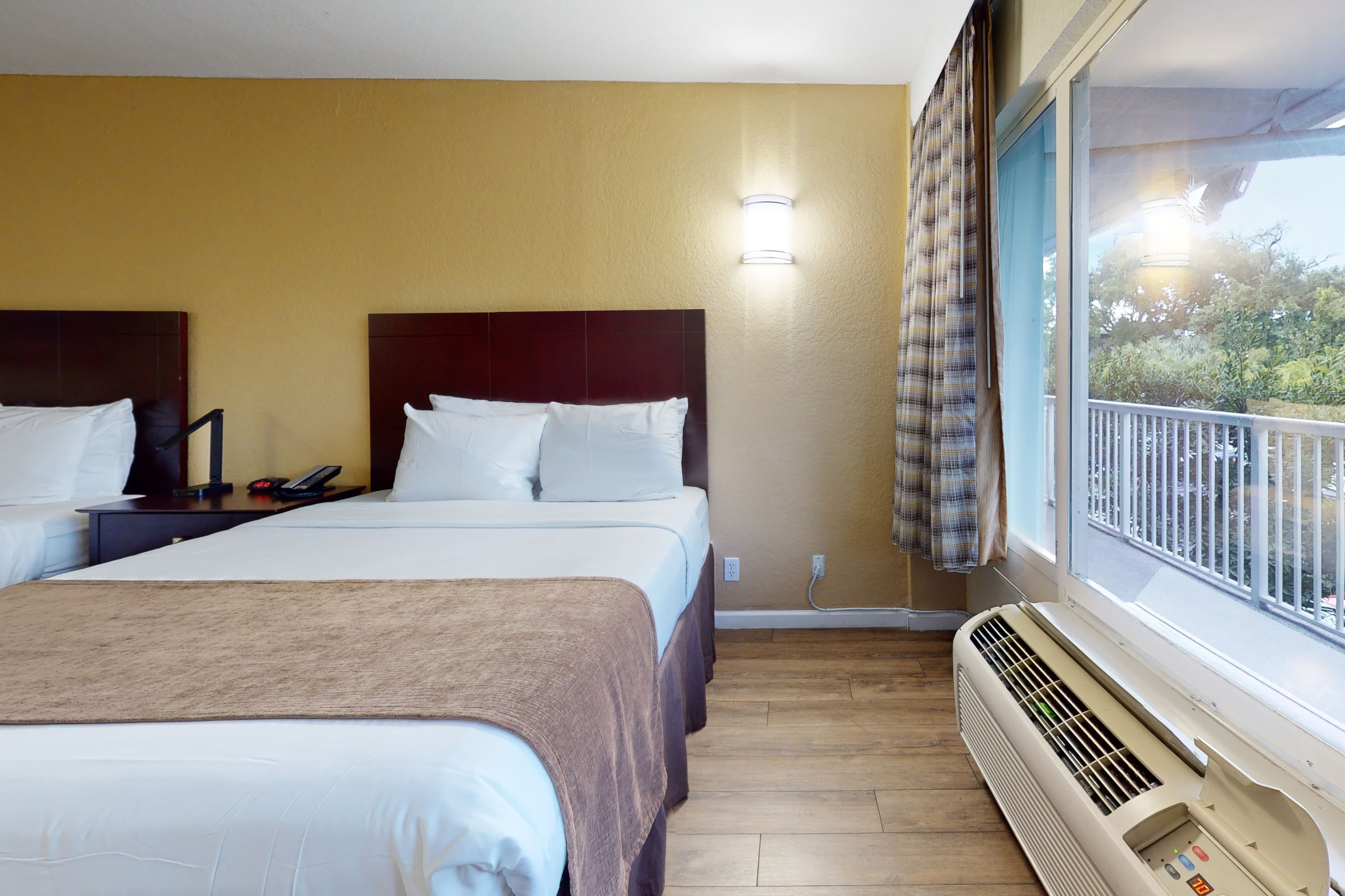 Rodeway Inn & Suites Fort Lauderdale Airport & Cruise Port — 40