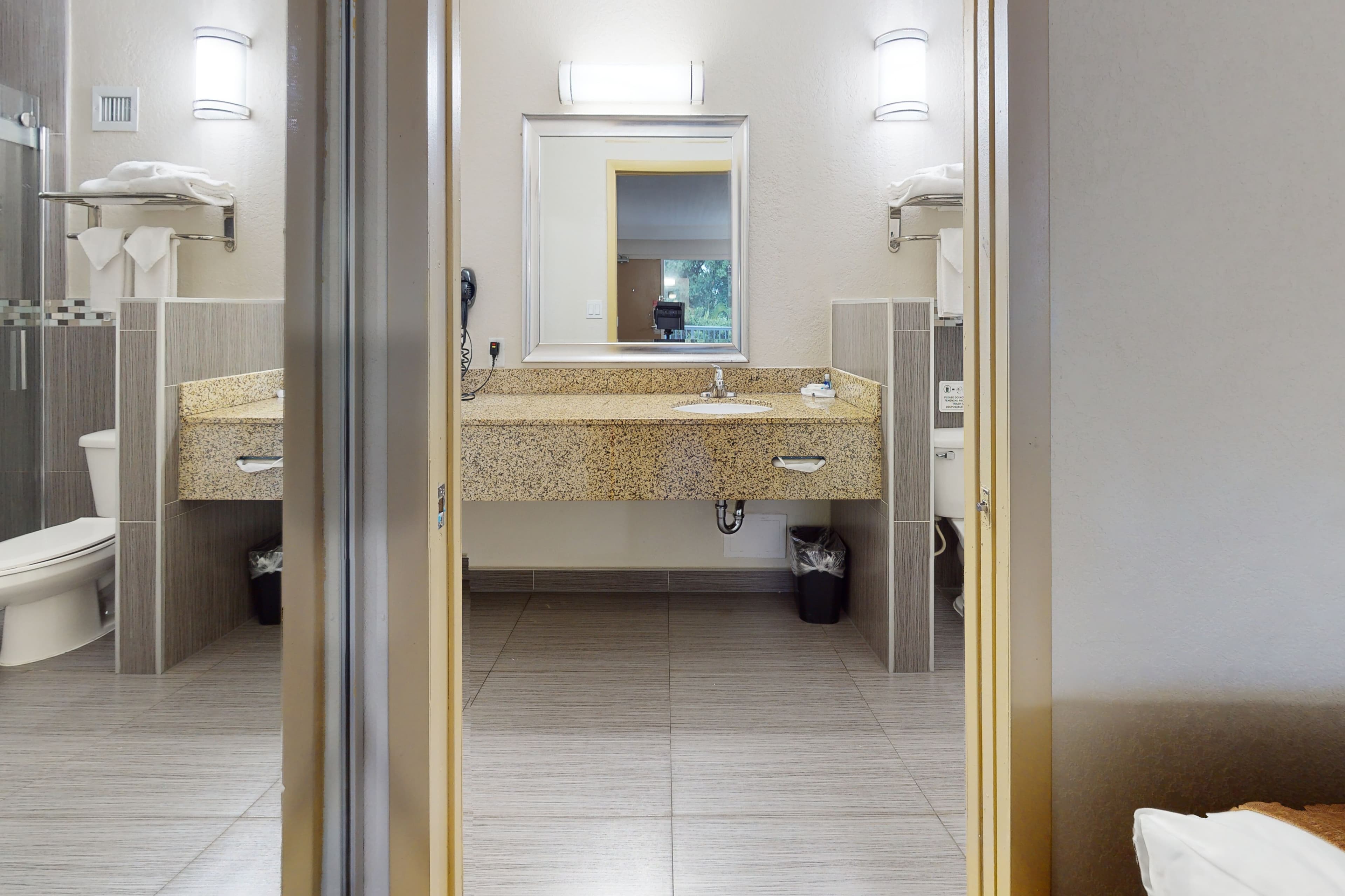 Rodeway Inn & Suites Fort Lauderdale Airport & Cruise Port — 42