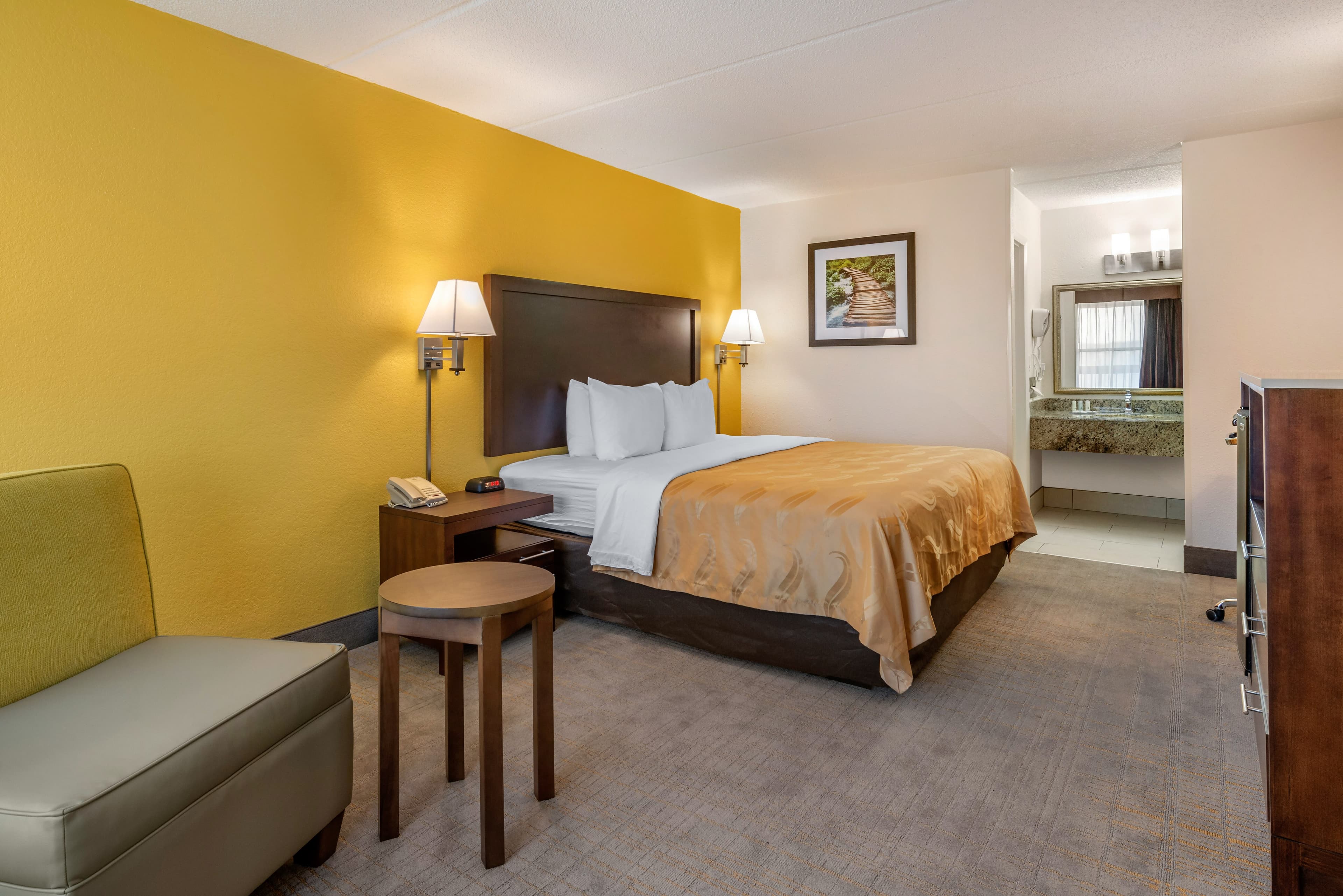 Quality Inn & Suites Palatka Riverfront - Image 2