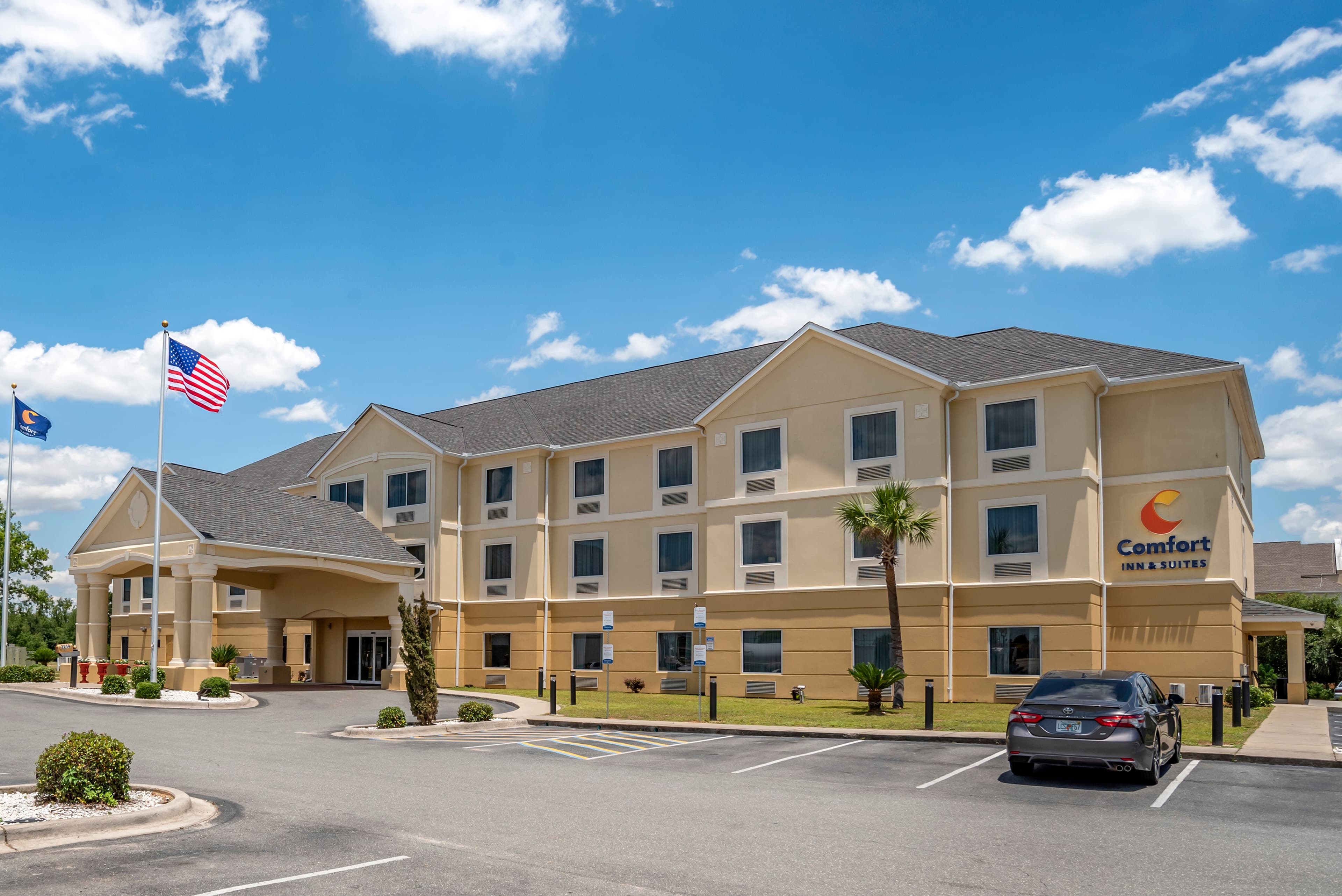 Comfort Inn & Suites Marianna I-10 - Image 1
