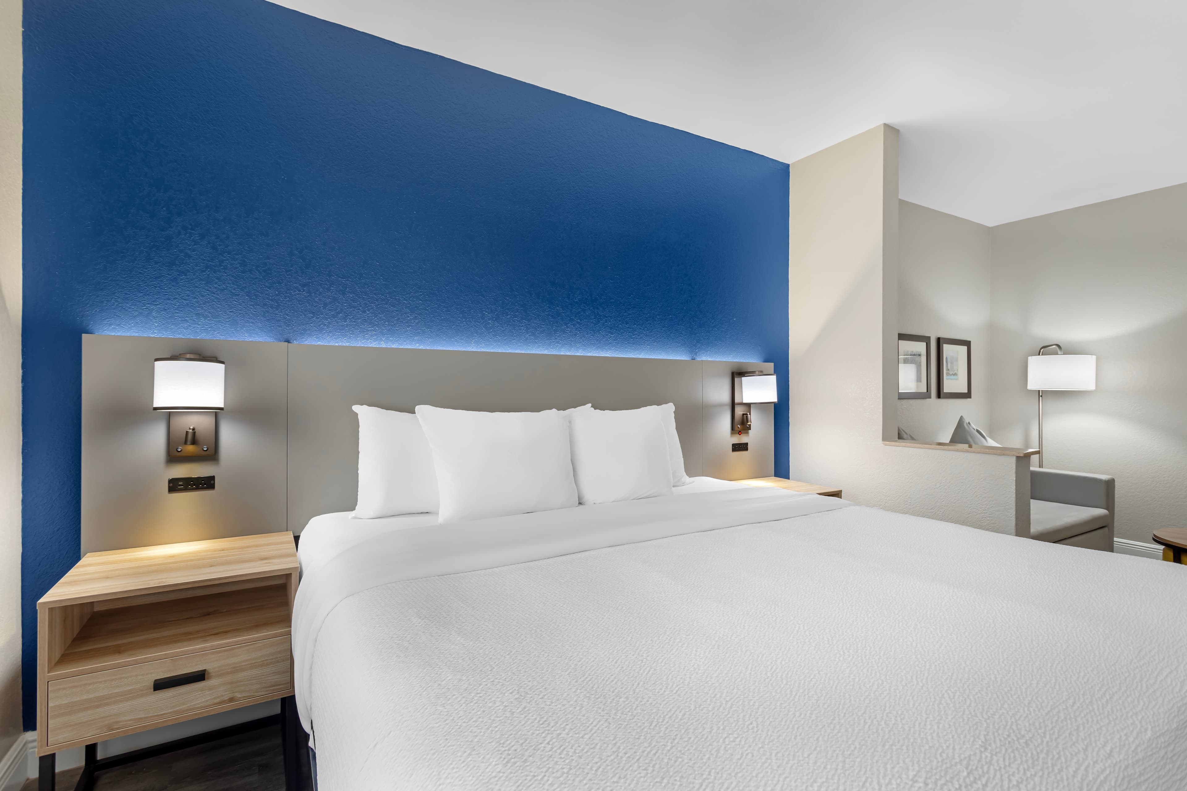 Comfort Suites West Jacksonville - Image 3