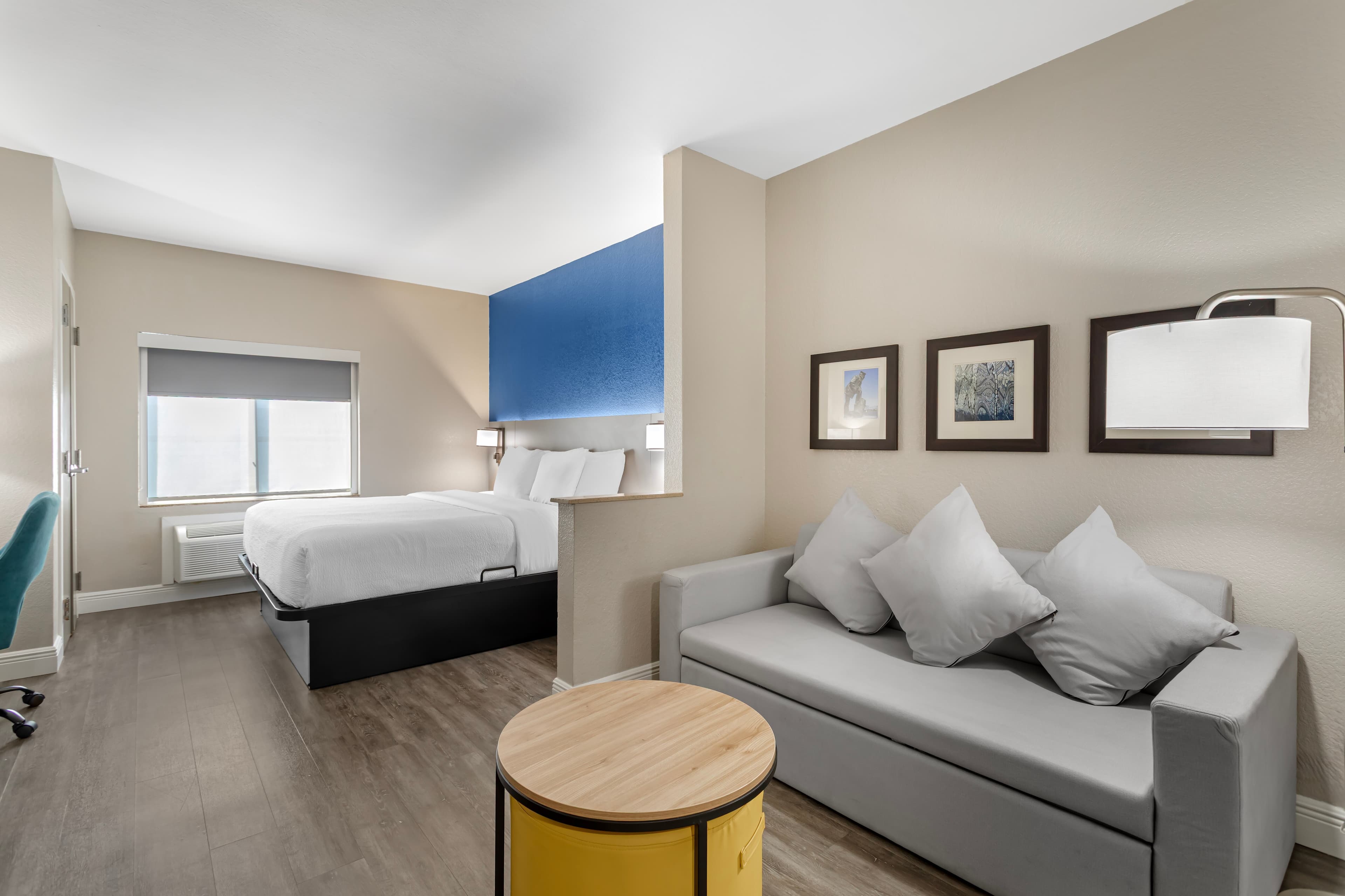 Comfort Suites West Jacksonville - Image 4
