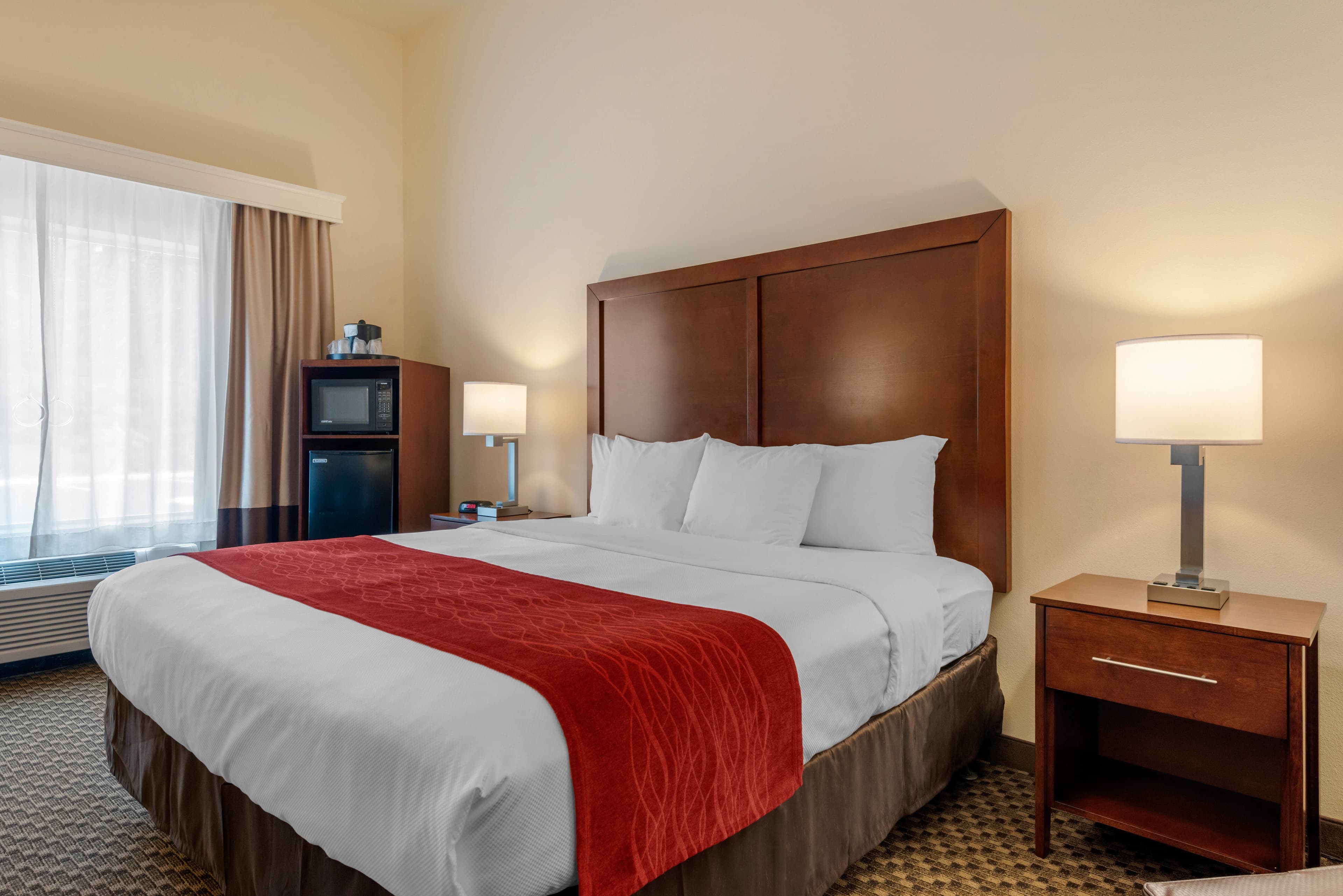 Comfort Inn & Suites Fort Myers Airport - Image 2