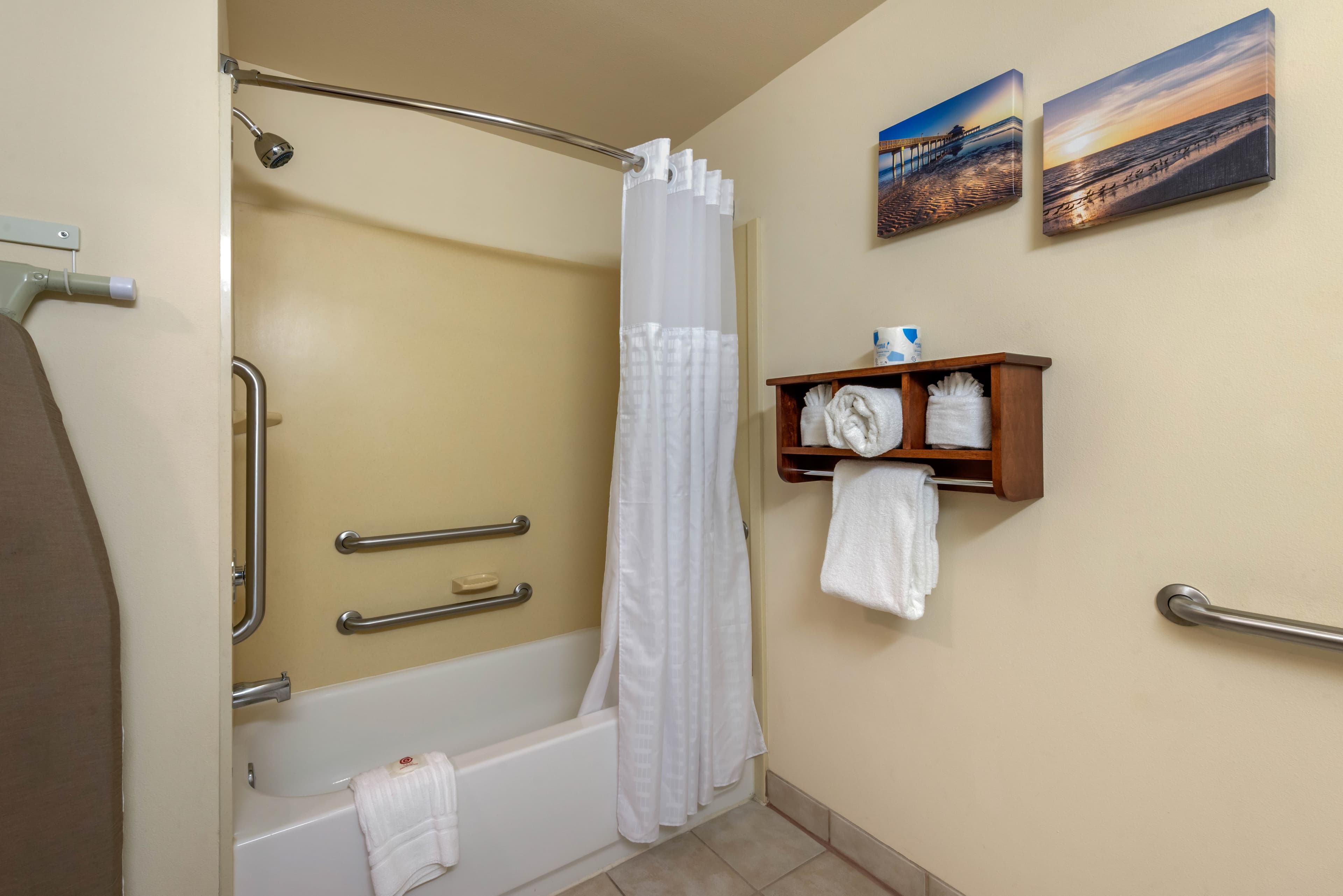 Comfort Inn & Suites Fort Myers Airport — 13