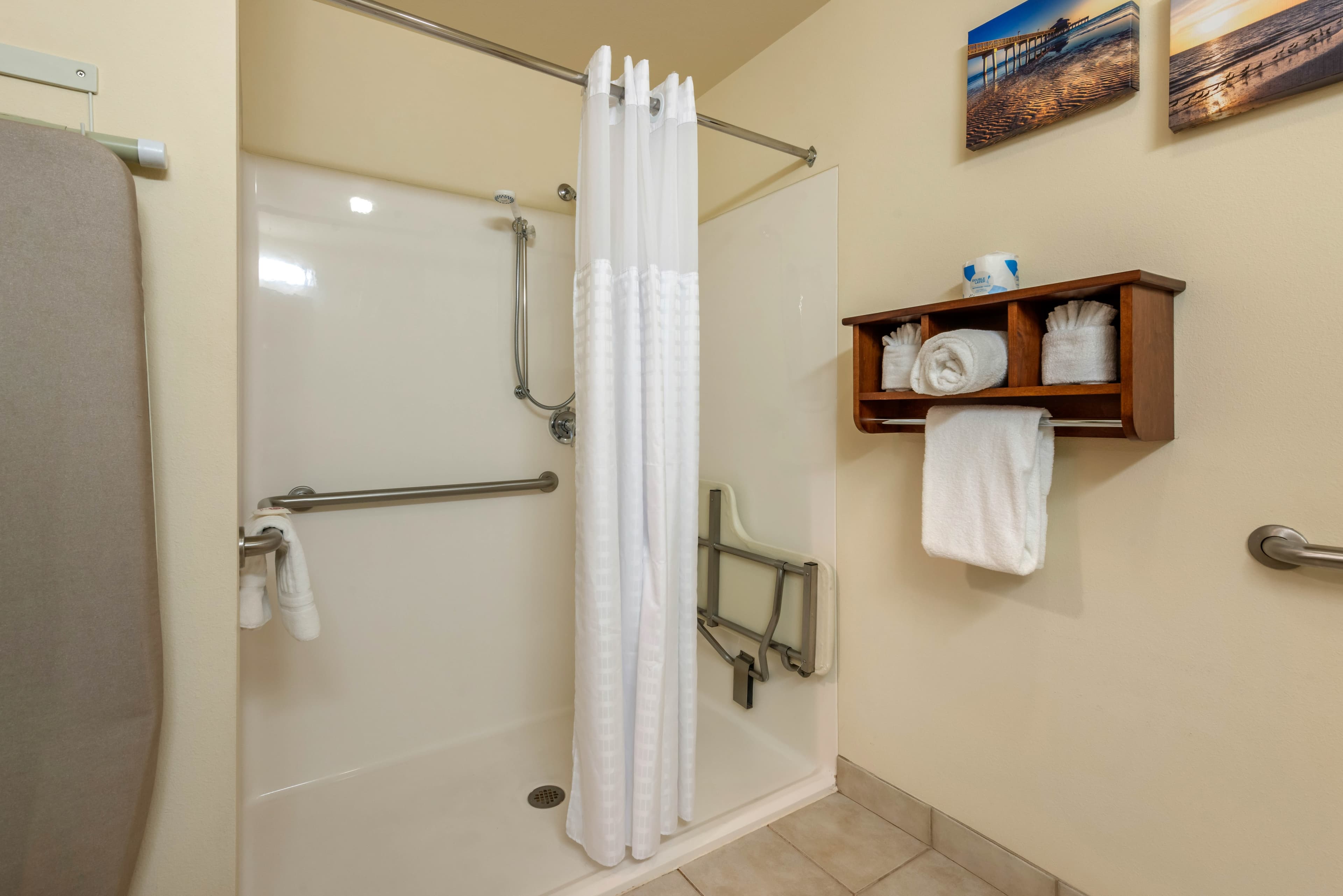 Comfort Inn & Suites Fort Myers Airport — 7