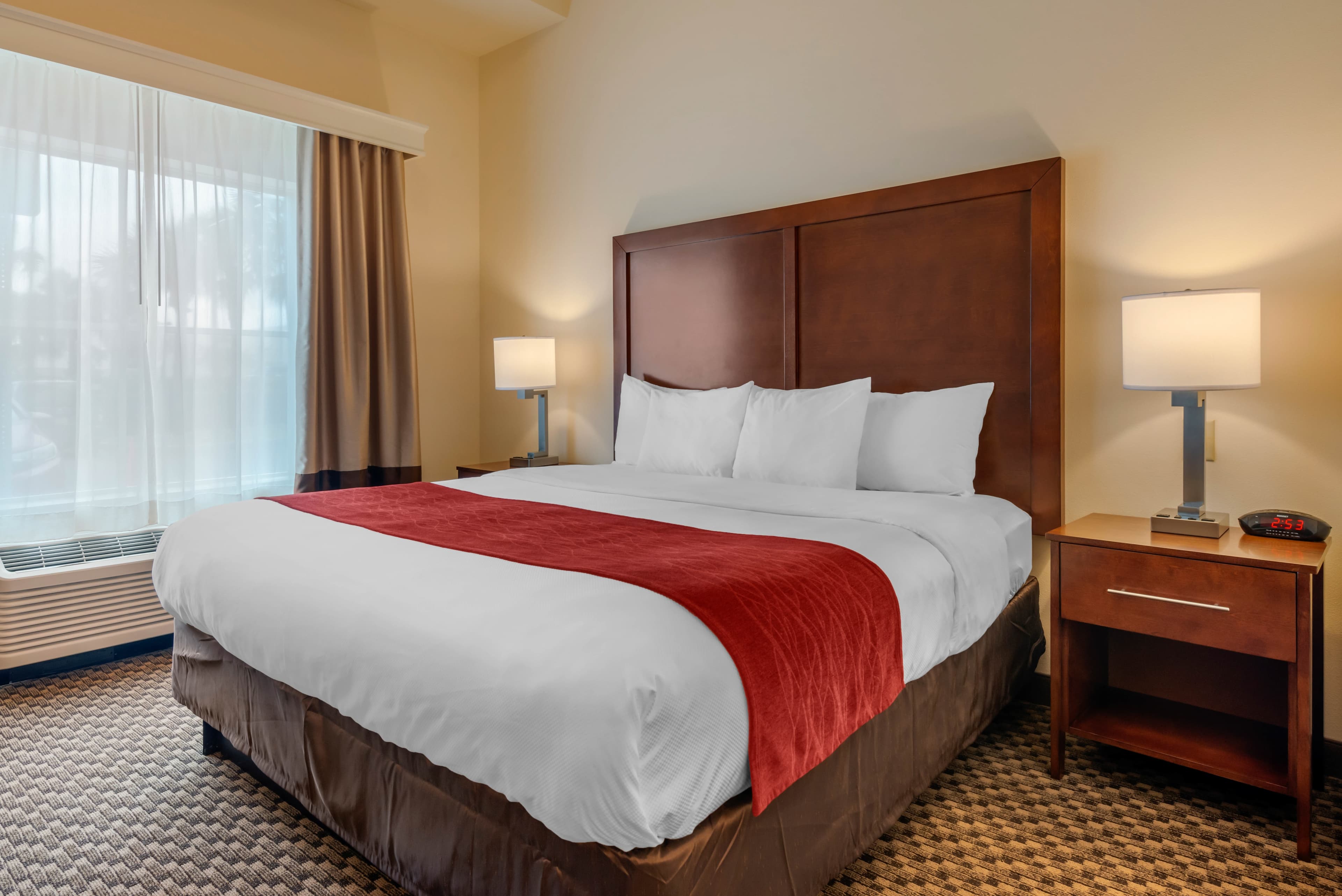 Comfort Inn & Suites Fort Myers Airport — 25