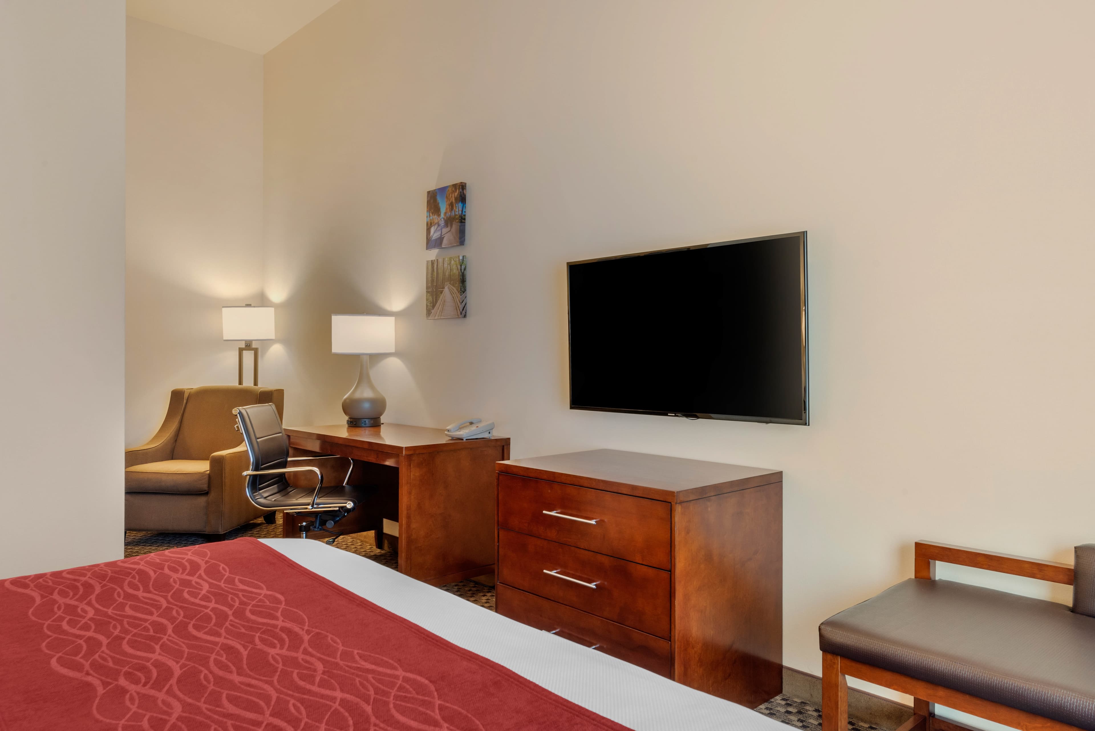 Comfort Inn & Suites Fort Myers Airport — 26