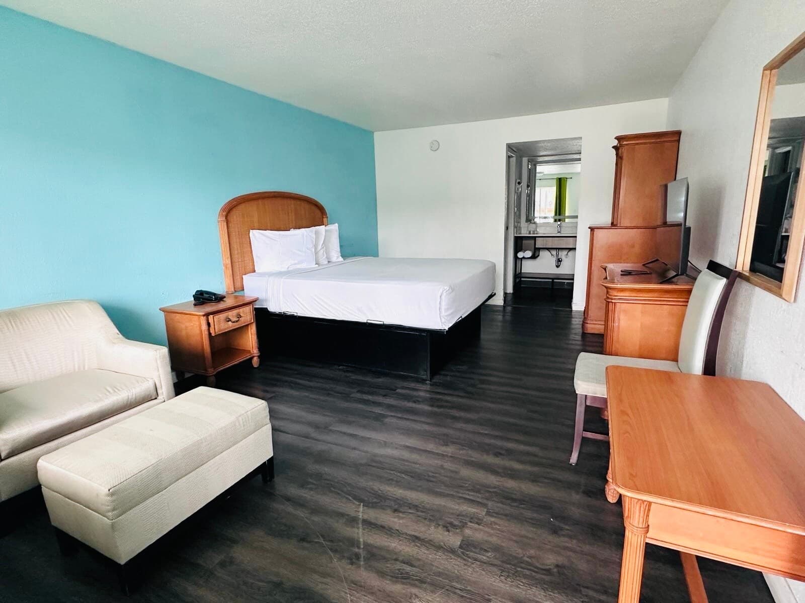 Rodeway Inn Clearwater - Central — 6
