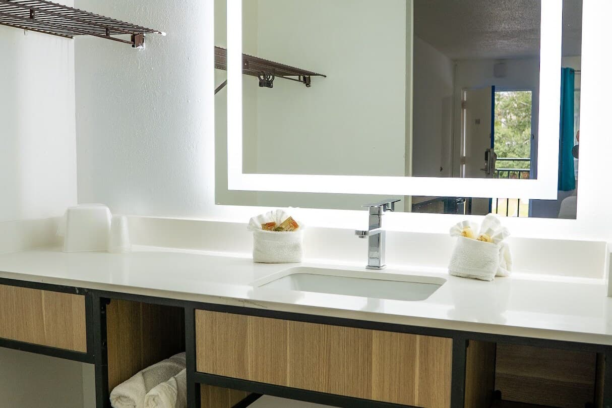 Rodeway Inn Clearwater - Central - Image 5