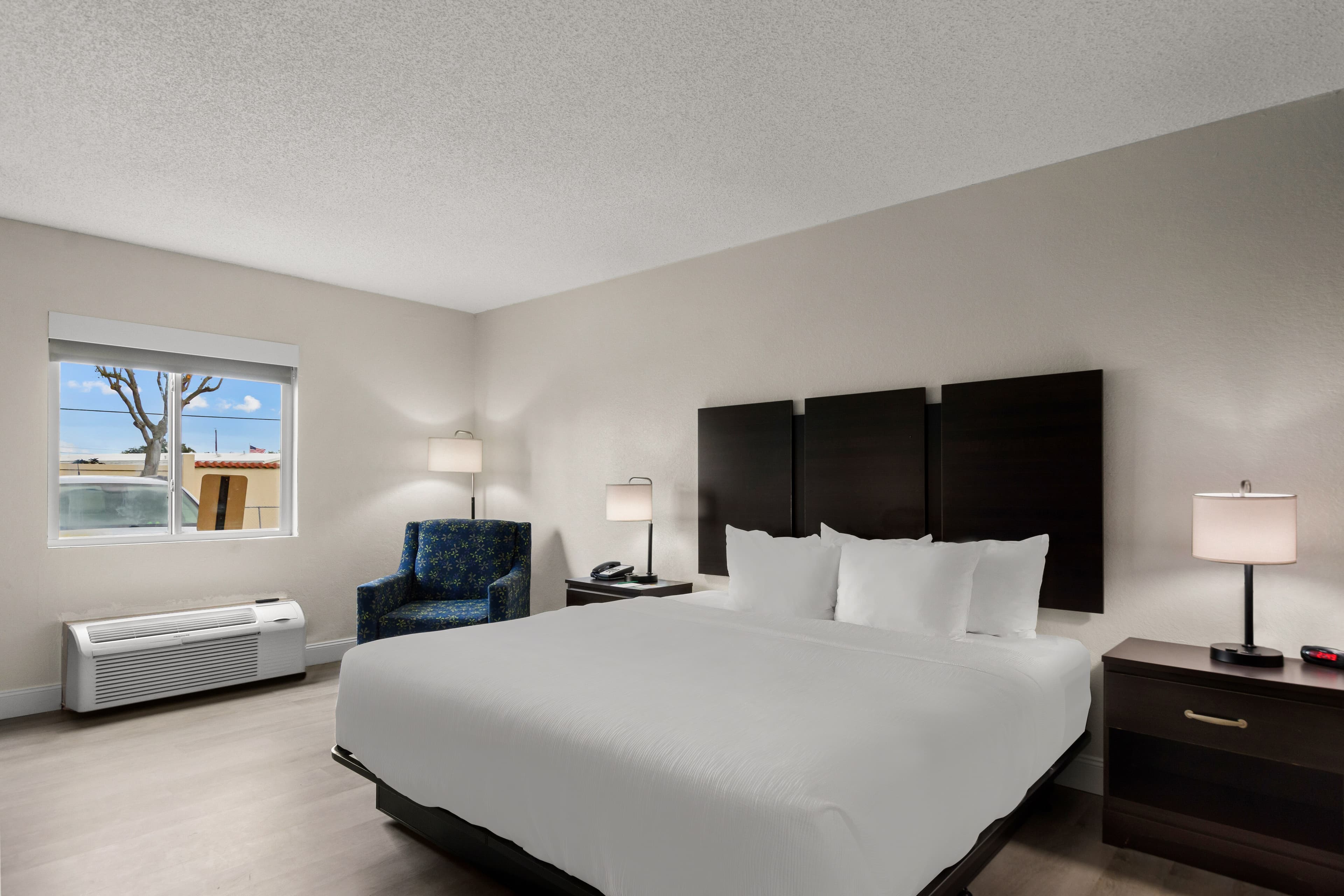 Quality Inn Sarasota I-75 — 6
