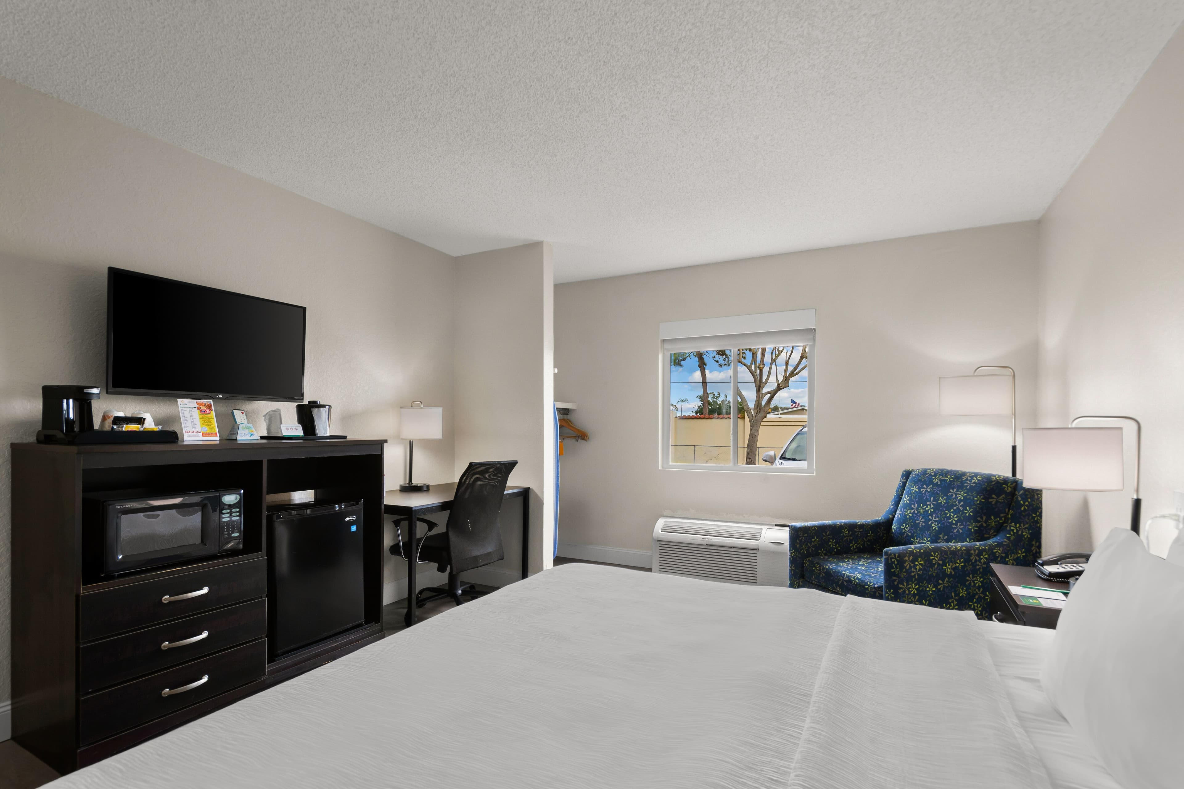 Quality Inn Sarasota I-75 — 7