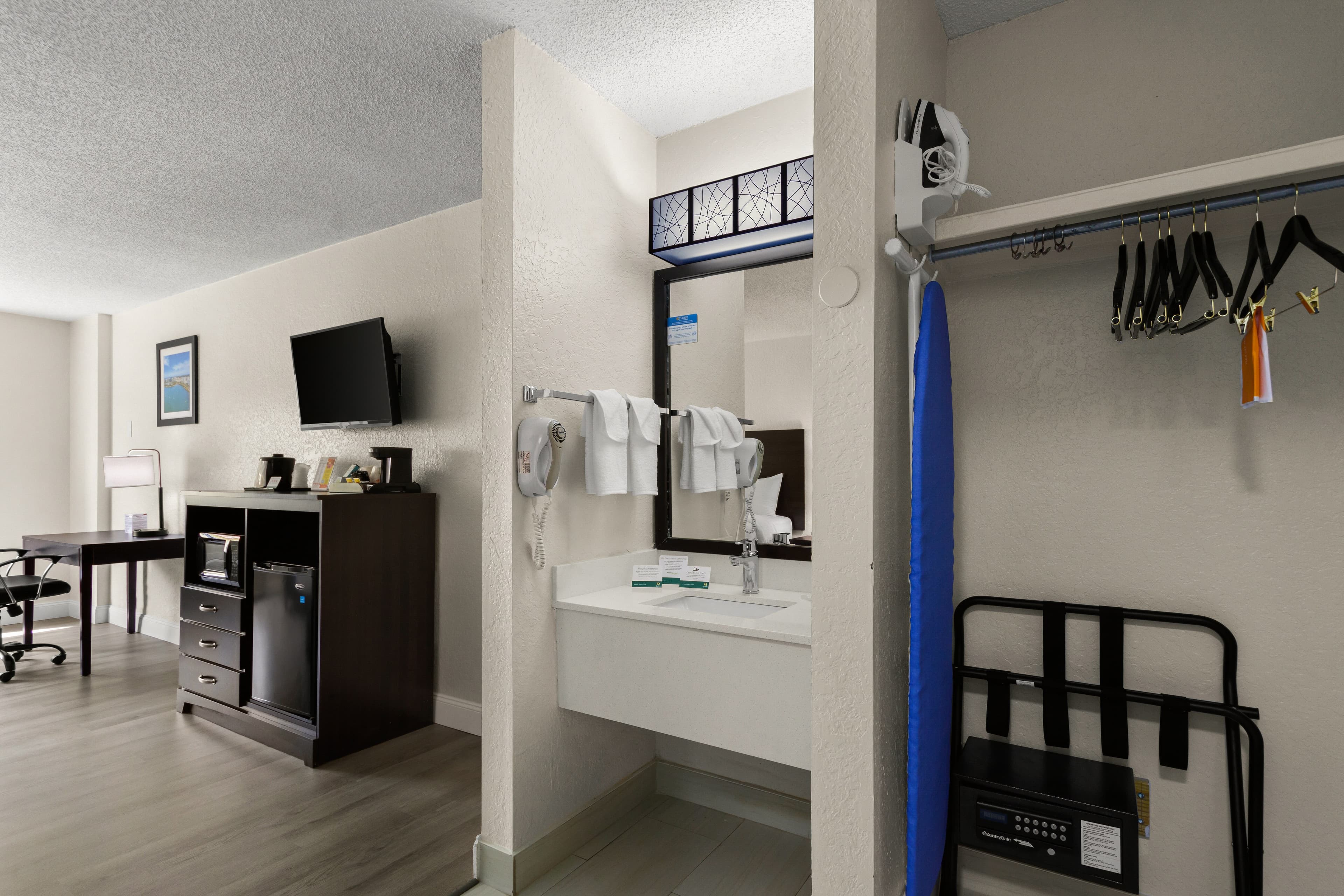 Quality Inn Sarasota I-75 — 15
