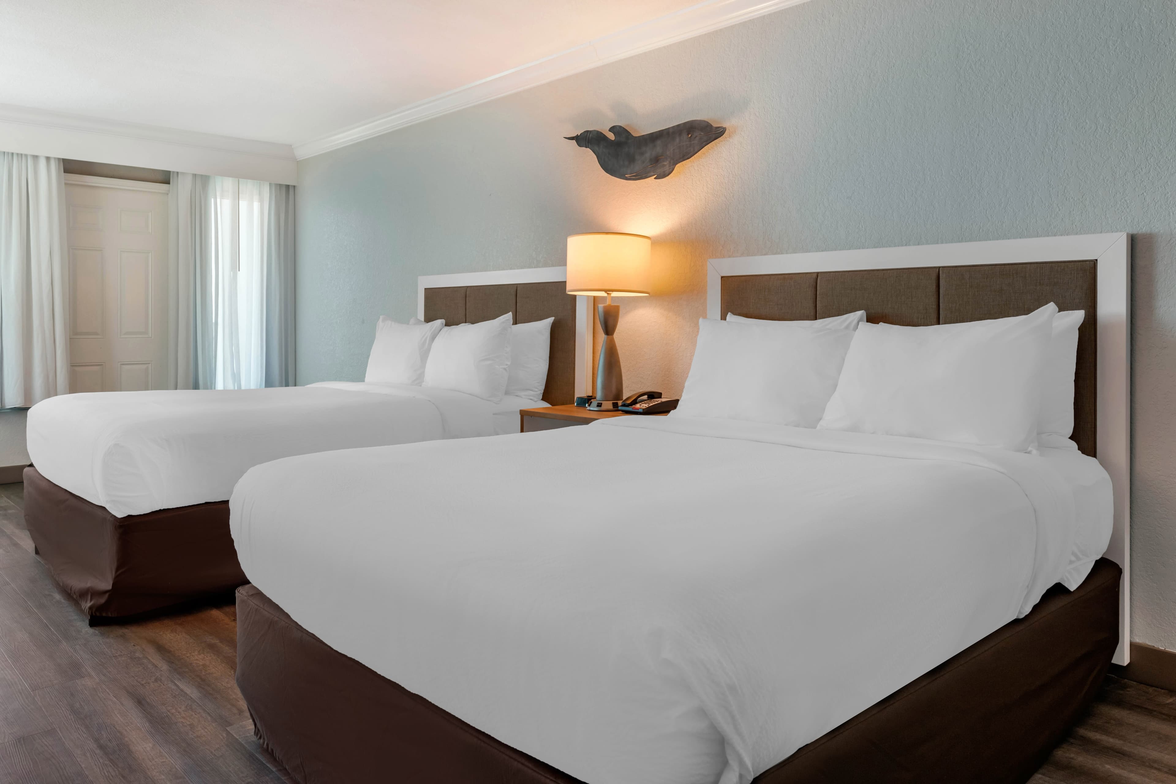 Dolphin Sands Clearwater Beach, an Ascend Collection Hotel - Image 2