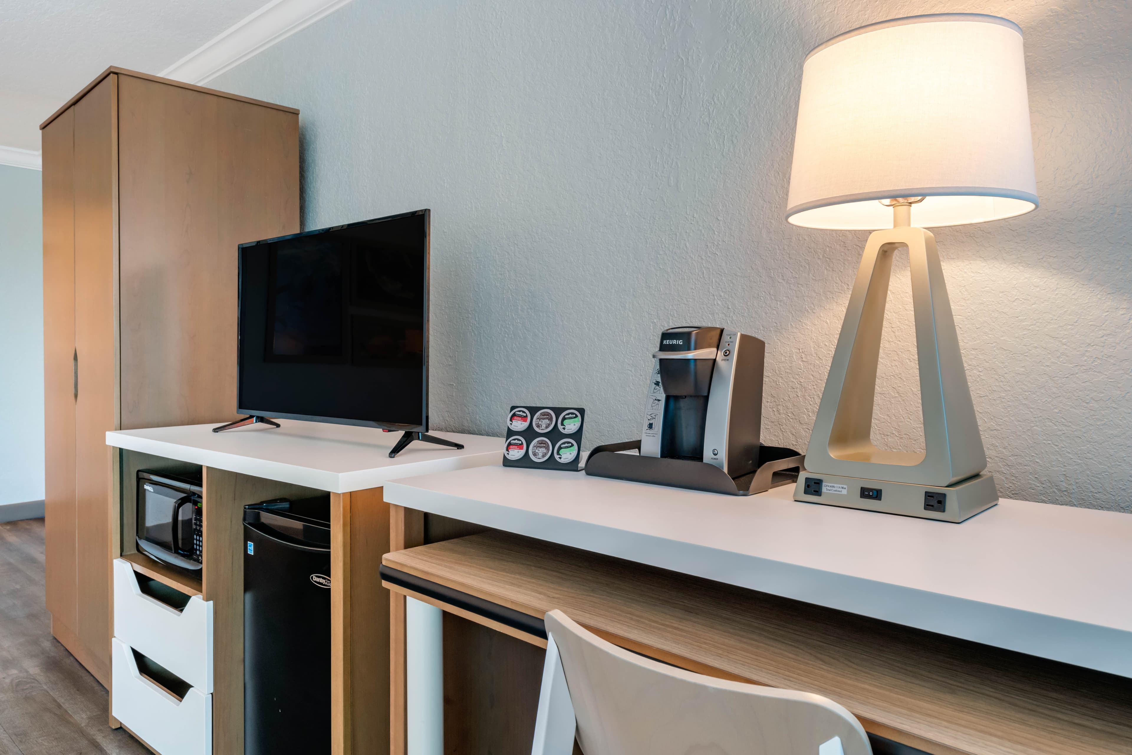 Dolphin Sands Clearwater Beach, an Ascend Collection Hotel — 10