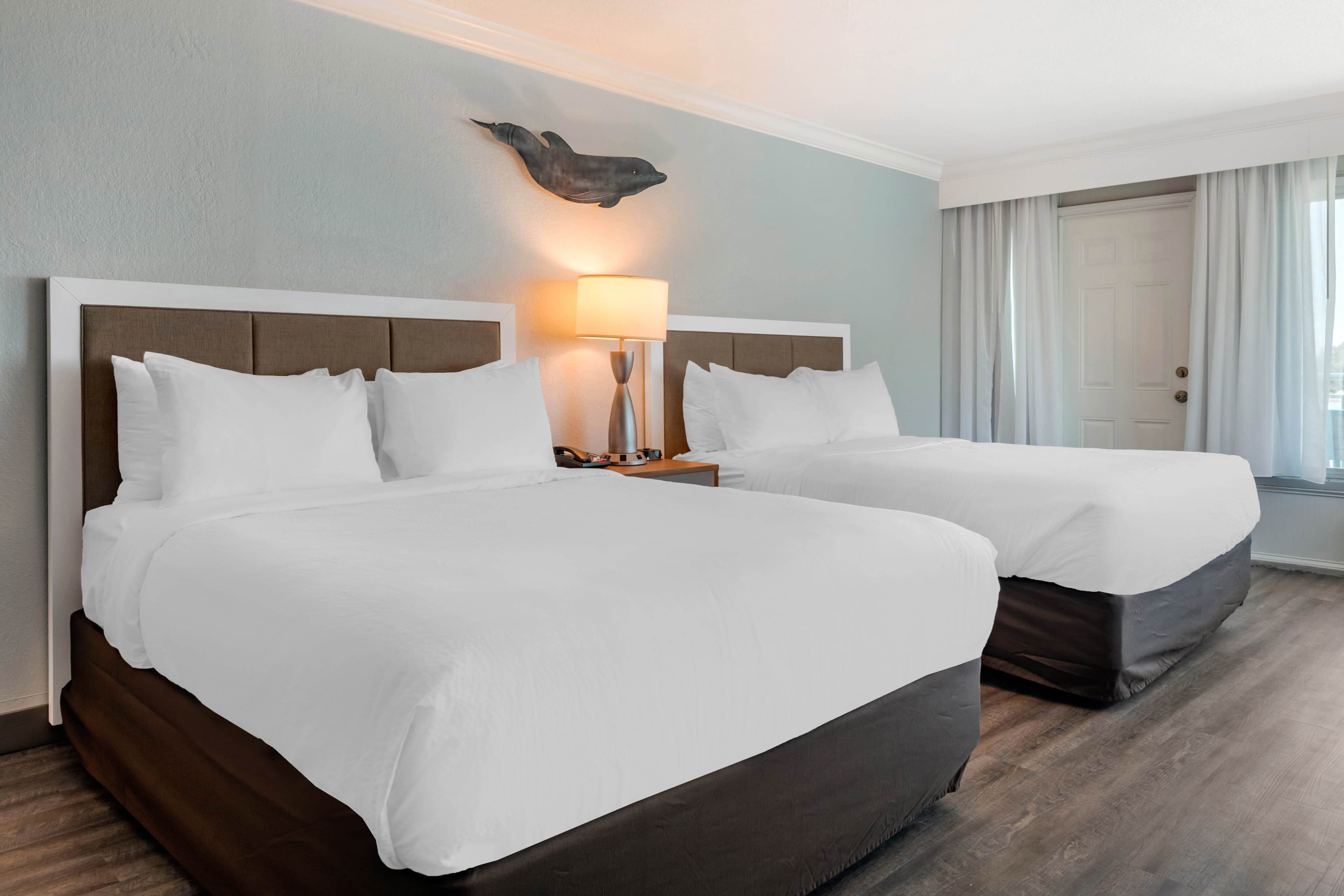 Dolphin Sands Clearwater Beach, an Ascend Collection Hotel - Image 3