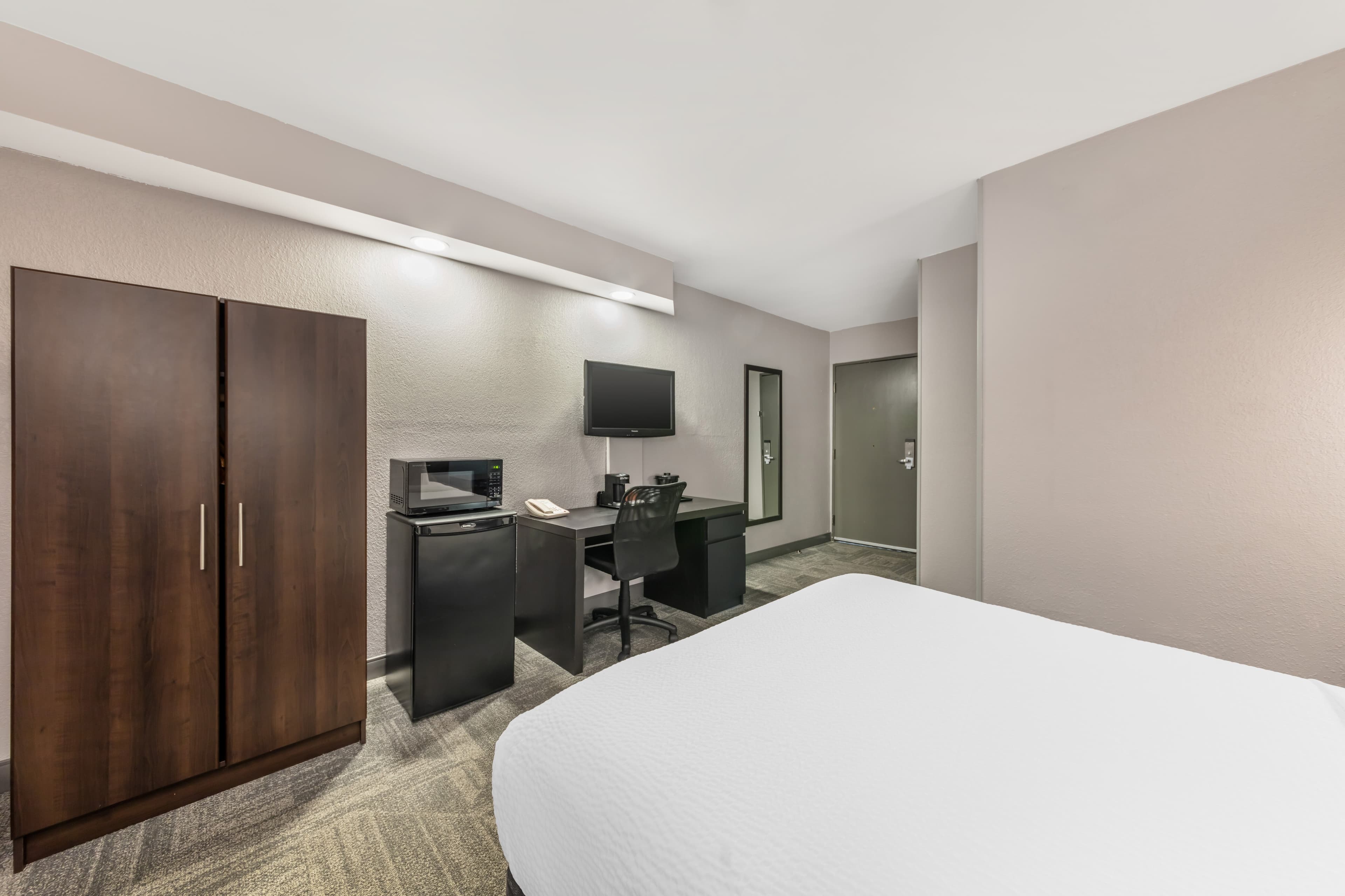 Sleep Inn Miami Airport — 8