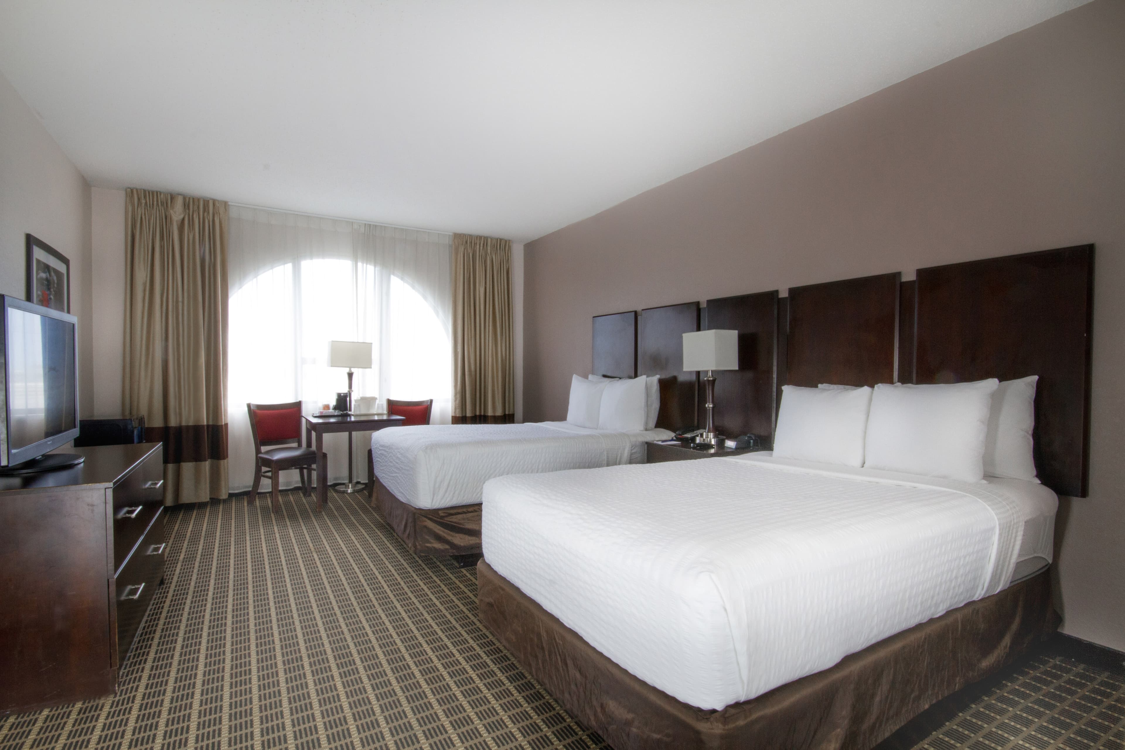 Clarion Inn & Suites Miami International Airport - Image 2