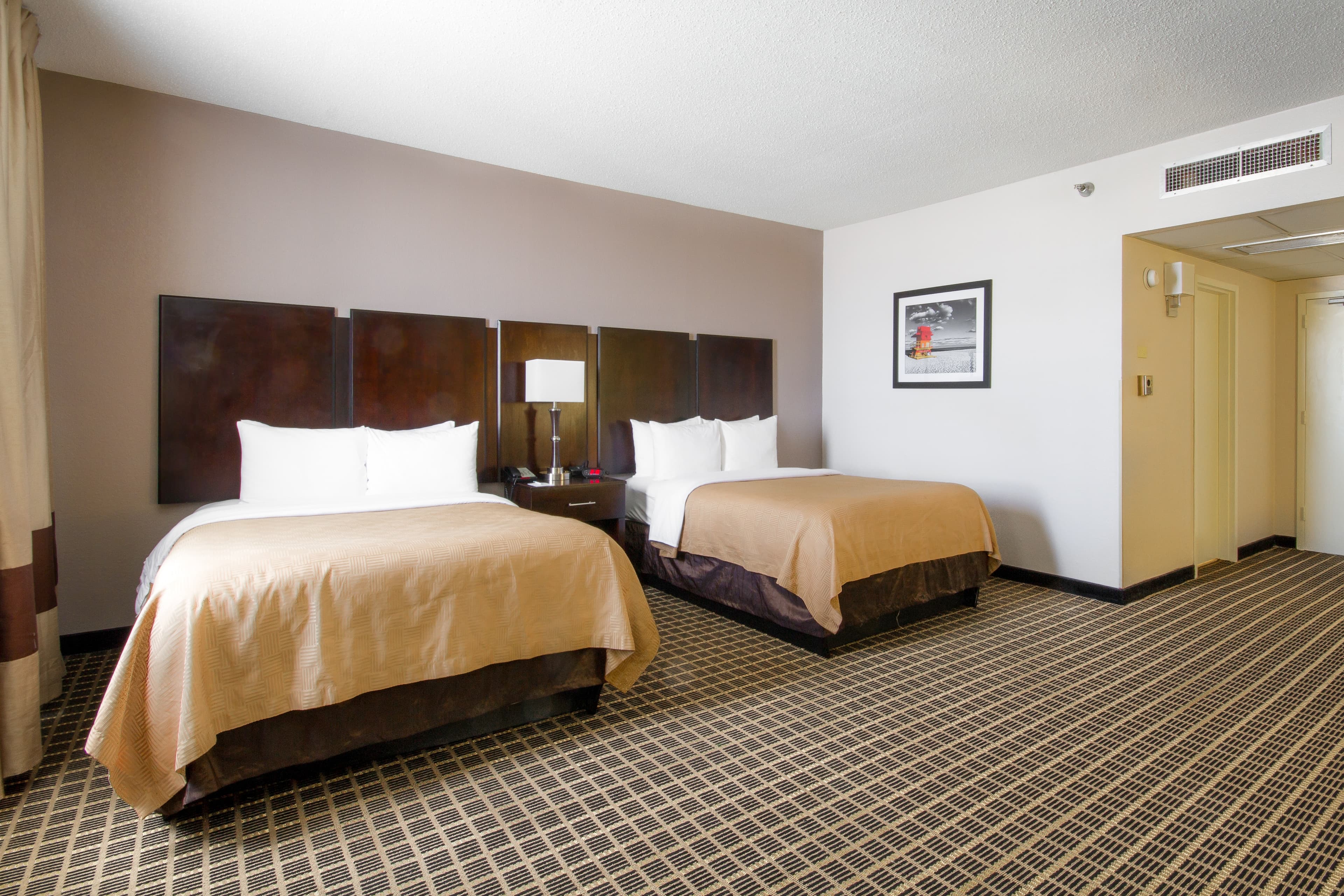 Clarion Inn & Suites Miami International Airport - Image 3